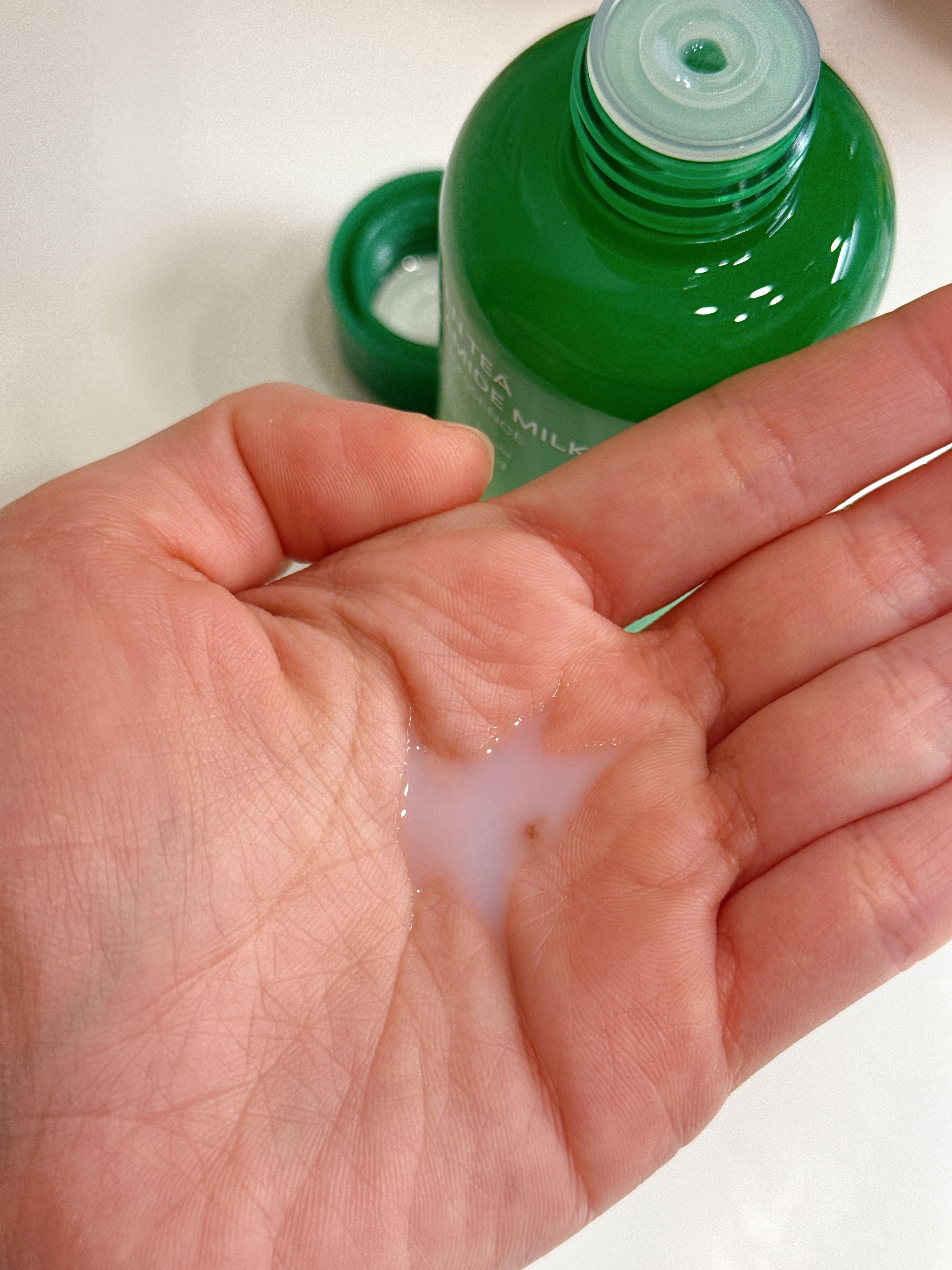 グリーンティー セラミド ミルク エッセンストナー/innisfree/化粧水を使ったクチコミ（2枚目）