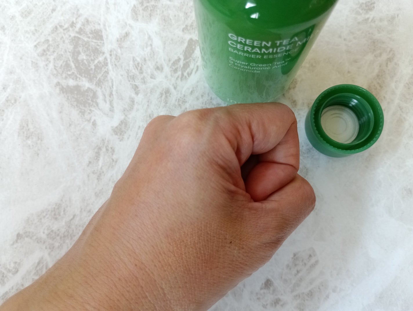 グリーンティー セラミド ミルク エッセンストナー/innisfree/化粧水を使ったクチコミ(6枚目)