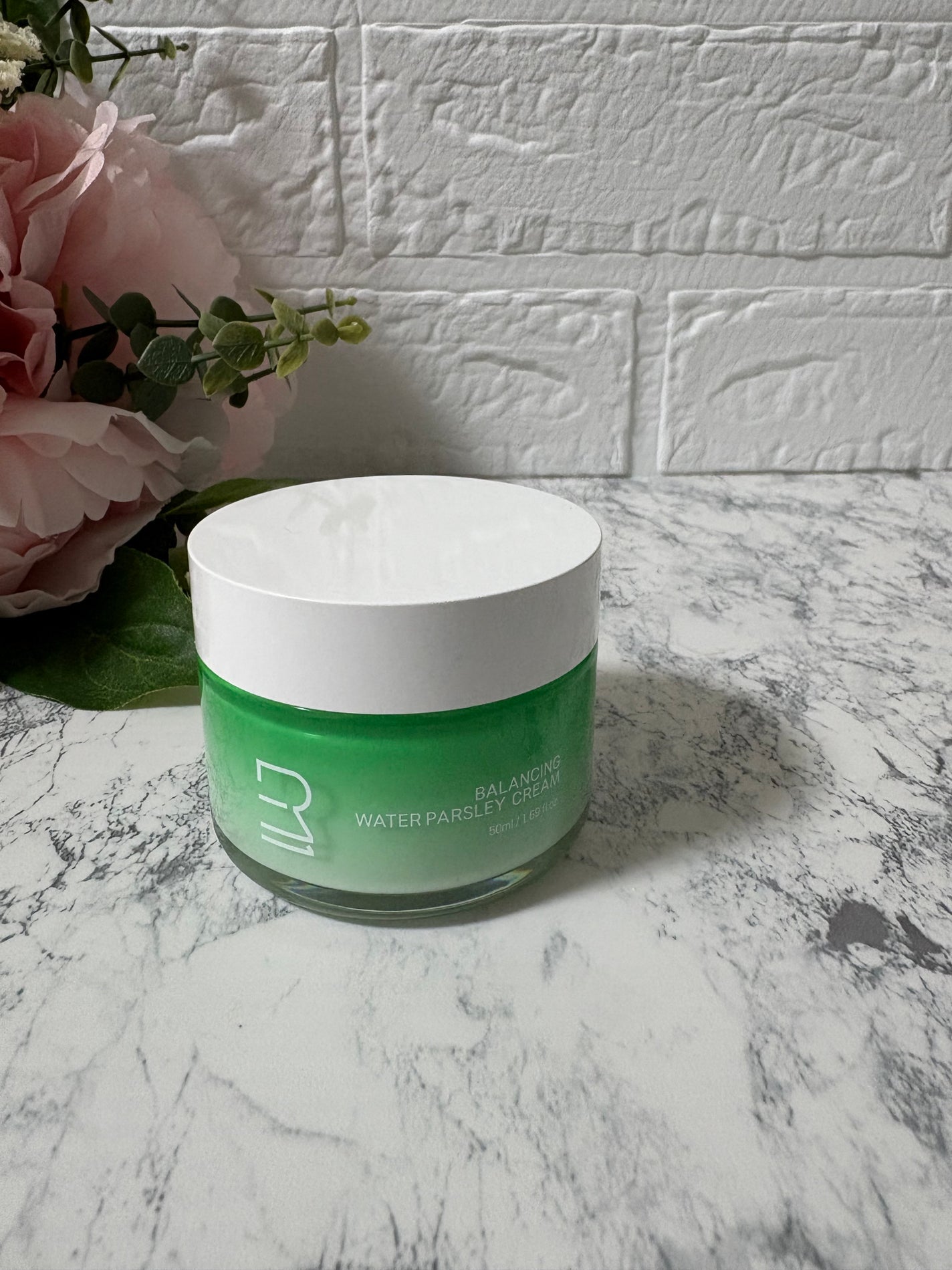 しろこ on LIPS 「ゆらぎ肌を落ち着かせ、キメを整えるクリームRoumeバランシン..」(2枚目)