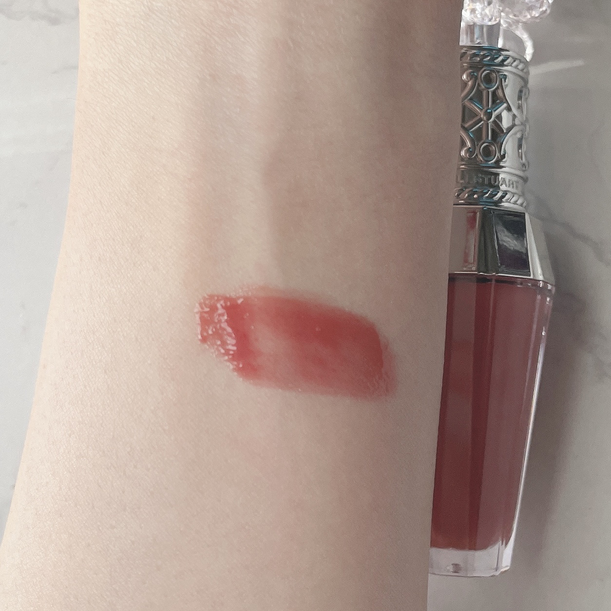 ジルスチュアート　クリスタルブルーム　リップブーケ セラム 08 majestic dahlia/JILL STUART/リッププランパーを使ったクチコミ（2枚目）