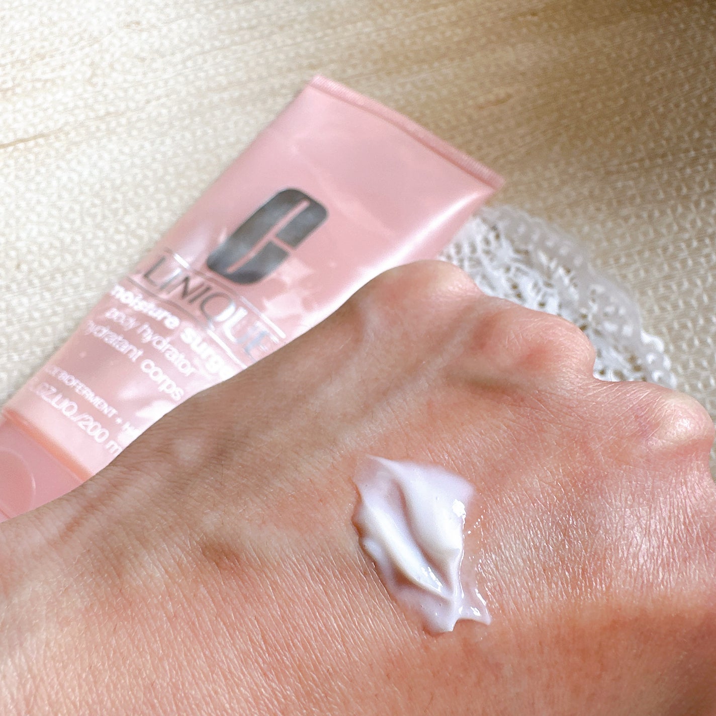 モイスチャー サージ ボディ ハイドレーター/CLINIQUE/ボディミルクを使ったクチコミ(4枚目)