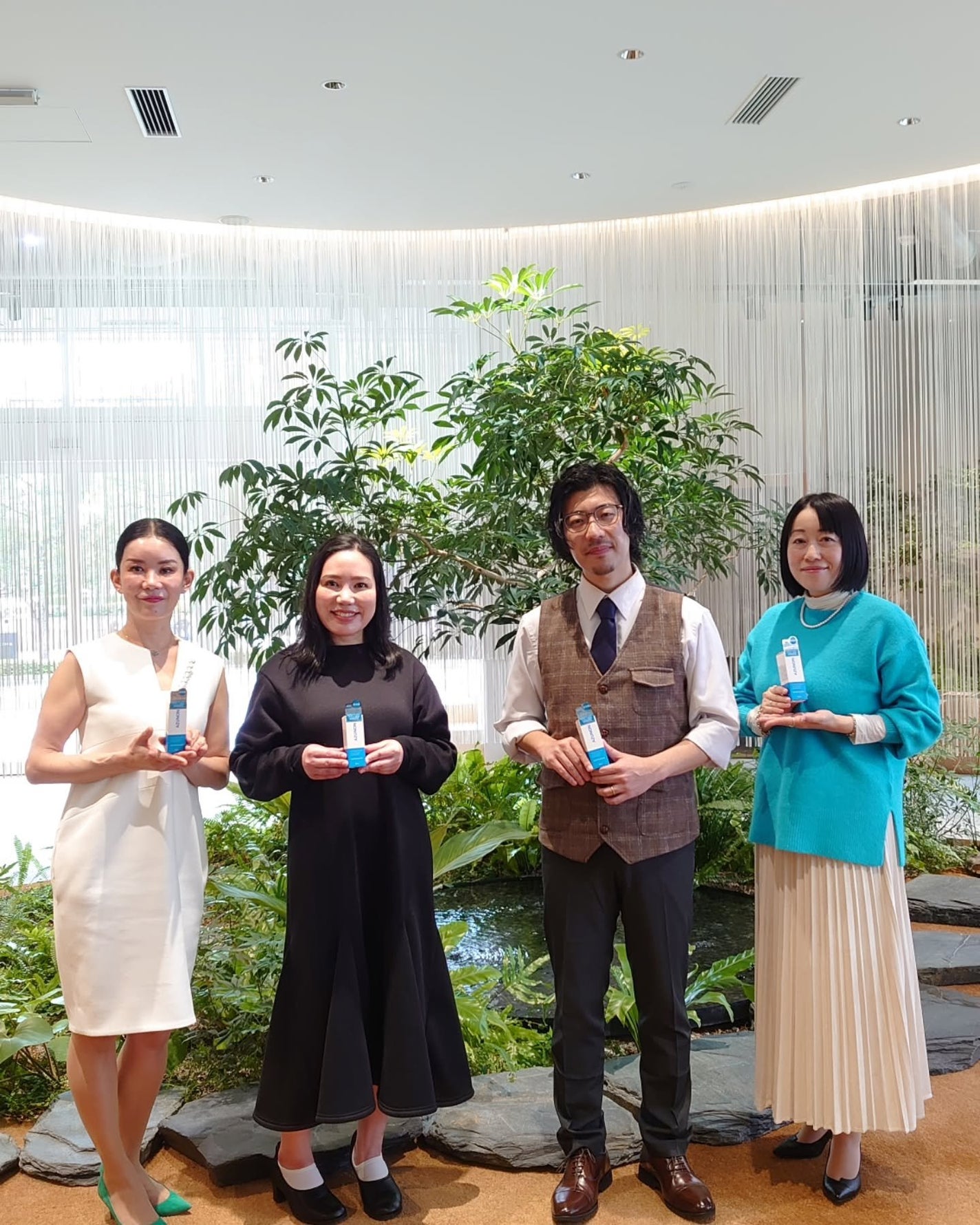 mica フォロバします😊 on LIPS 「第二のCICAとも言われているアズレン原料を配合した、青い美容..」(3枚目)