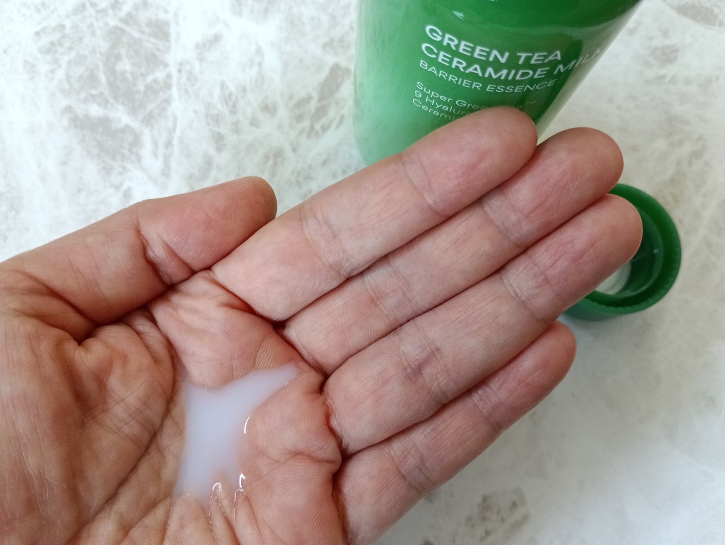 グリーンティー セラミド ミルク エッセンストナー/innisfree/化粧水を使ったクチコミ(4枚目)