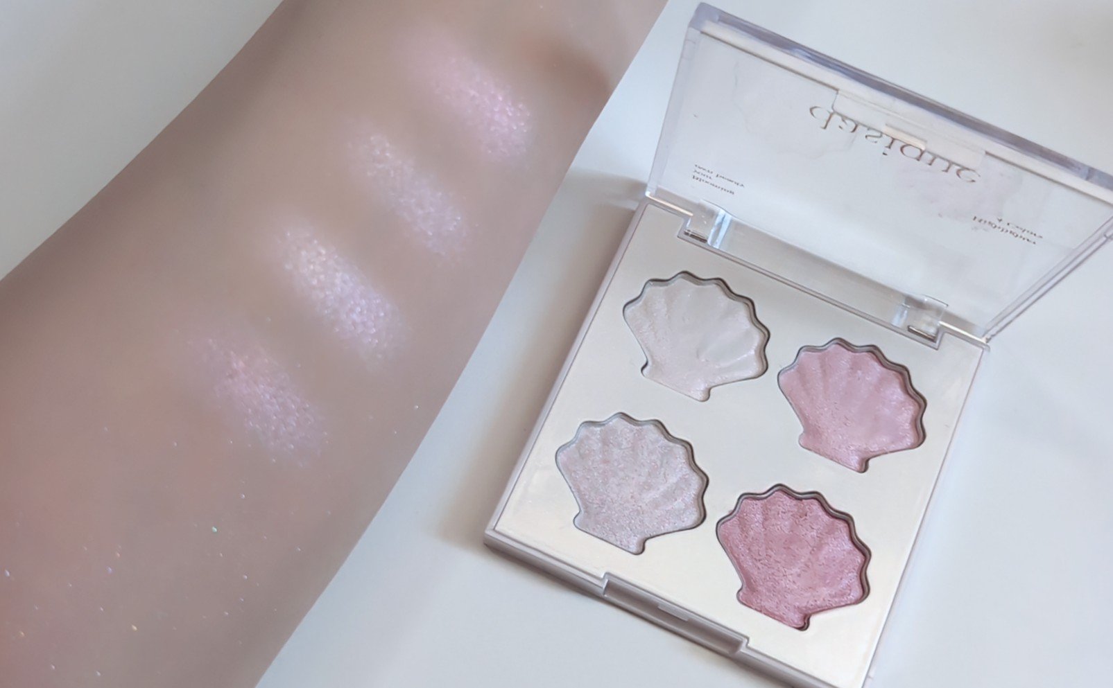 シャイングロイハイライターパレット/dasique/クリームハイライトを使ったクチコミ（3枚目）