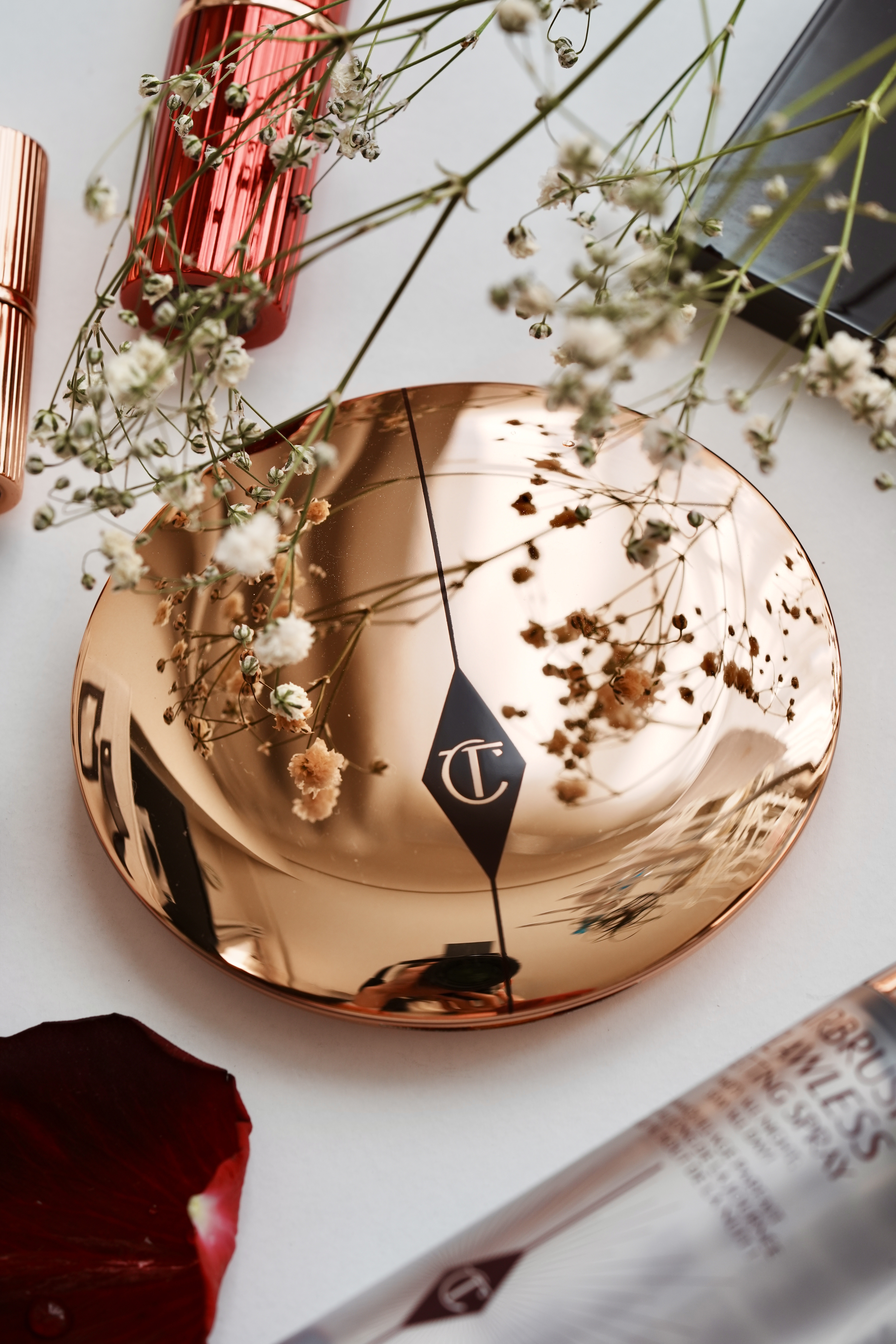 エアブラシフローレスフィニッシュ/Charlotte Tilbury/プレストパウダーを使ったクチコミ（1枚目）