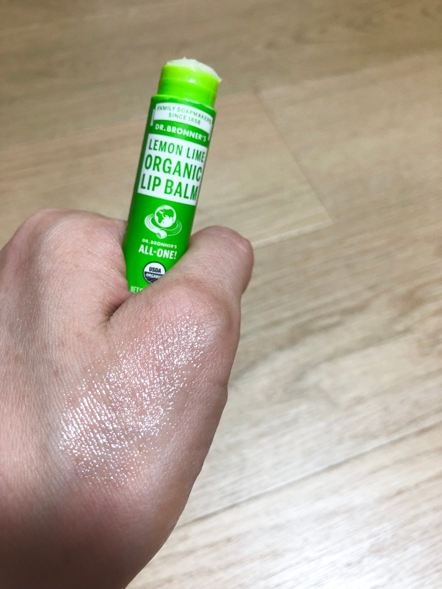 マジック オーガニックリップバーム/ドクターブロナー/リップバームを使ったクチコミ(2枚目)