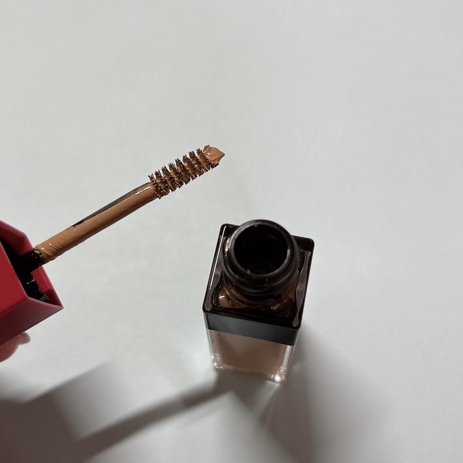 ブロウインク 3D スタイリングジェル/MAYBELLINE NEW YORK/眉マスカラを使ったクチコミ（2枚目）