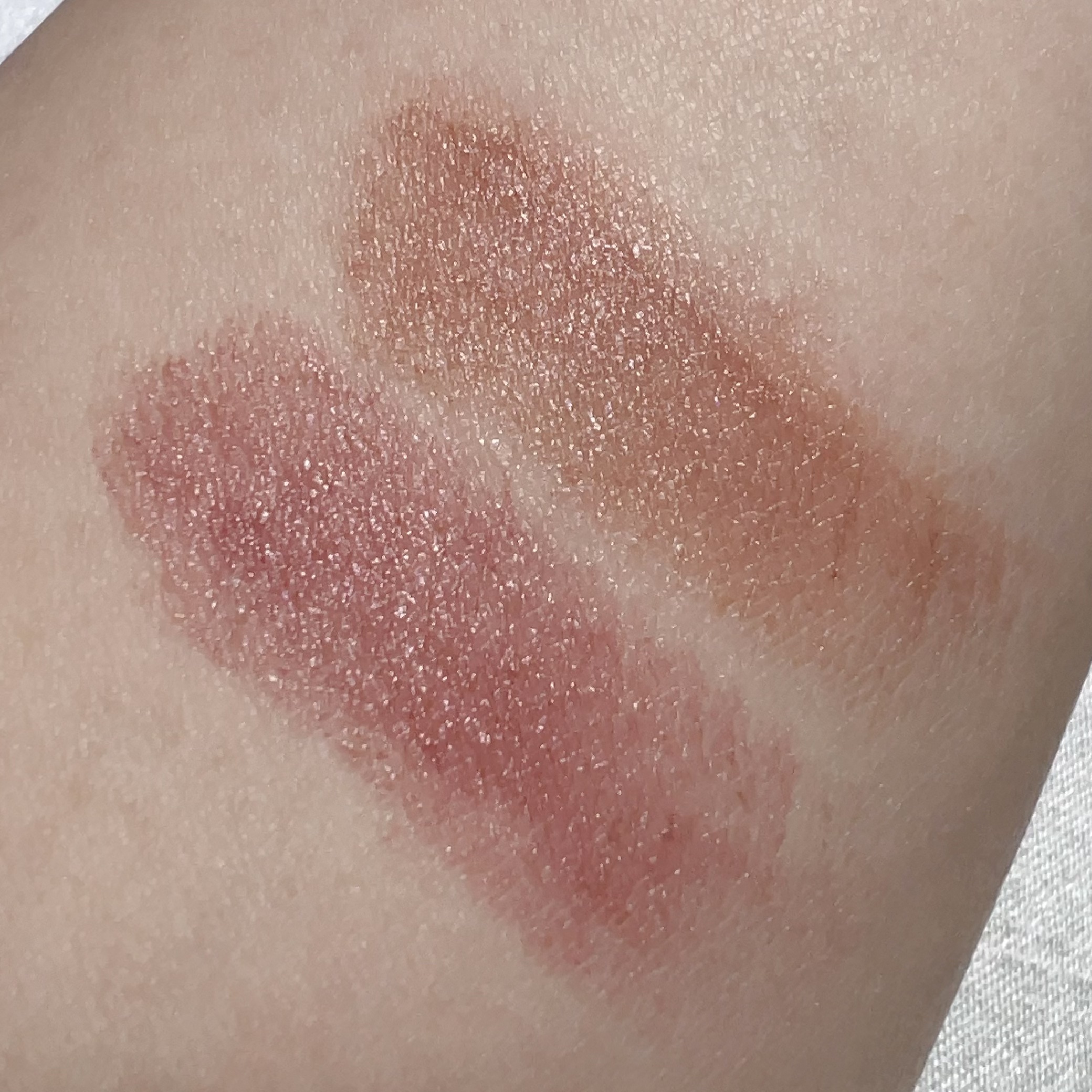 セルヴォーク ルージュ オー ミューテッドグロウ 04 クラッシーブリック/Celvoke/口紅を使ったクチコミ（3枚目）