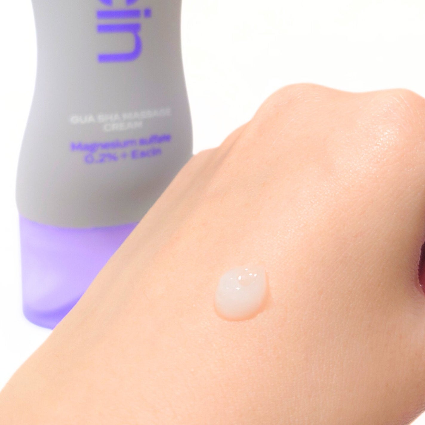 マグネシウムプラスエスシン ボディー かっさ マッサージ クリーム/b.clinicx/ボディクリームを使ったクチコミ(2枚目)