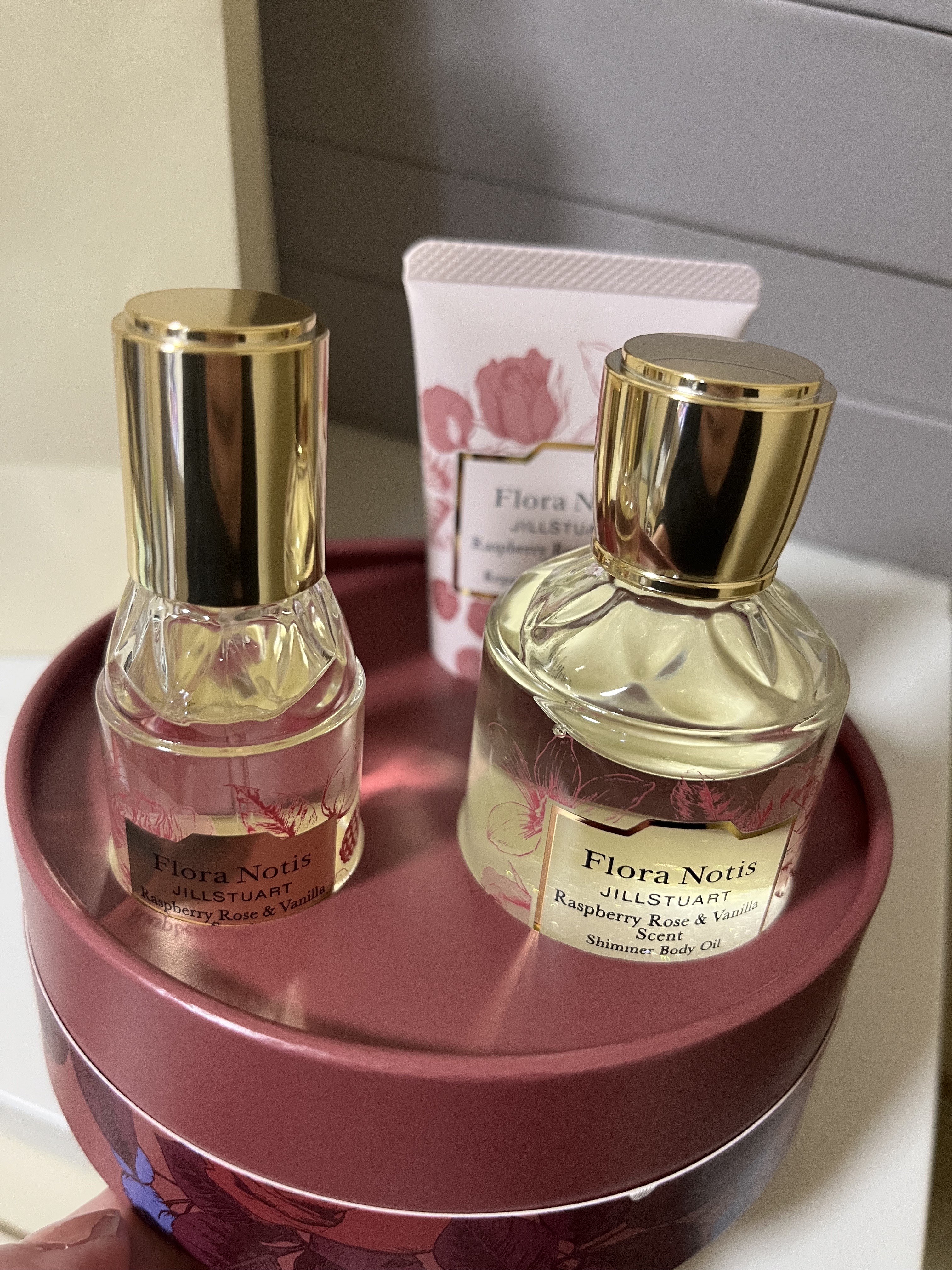 フローラノーティス ジルスチュアート ラズベリーローズ＆バニラ コフレ/Flora Notis JILL STUART/その他キットセットを使ったクチコミ（2枚目）