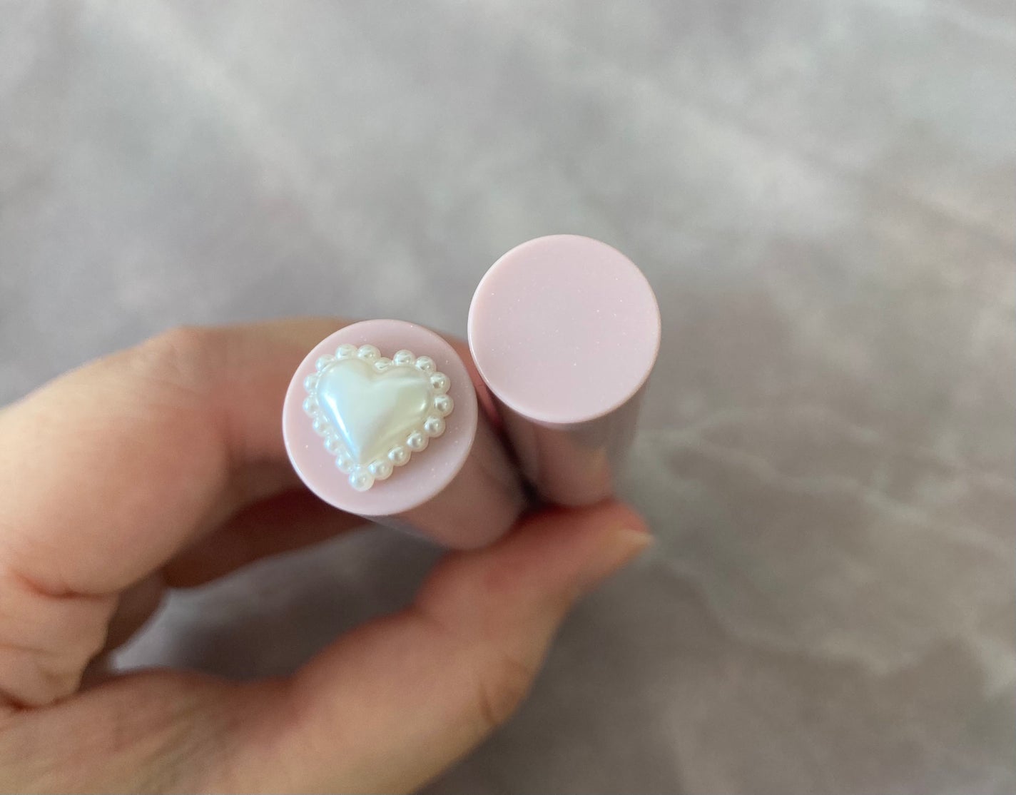 Saya on LIPS 「キャップデコってみた🩷ˊ˗/前にダイソーで買ったシールで、メタ..」(2枚目)