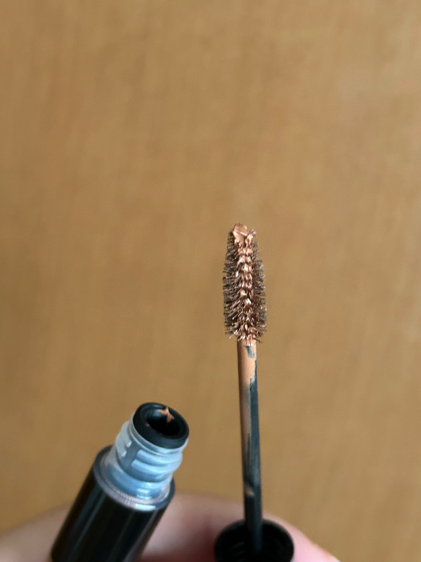 まーたん on LIPS 「ケイトの眉毛マスカラですが、私の使い方が上手くないからかダマに..」(3枚目)