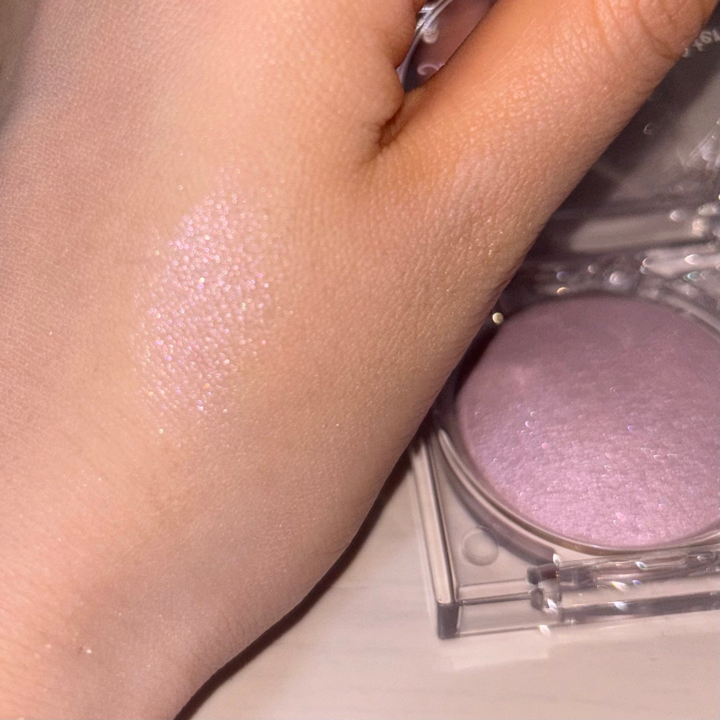 ムーングロウハイライター/キャンメイク/ハイライトを使ったクチコミ(2枚目)