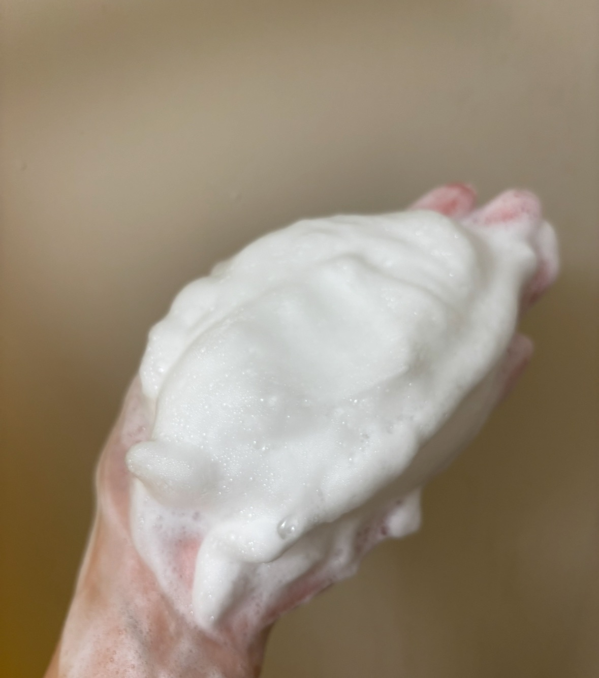 ダヴ ふわとろクリーミースクラブ ザクロ＆シアバター/ダヴ/ボディスクラブを使ったクチコミ（2枚目）