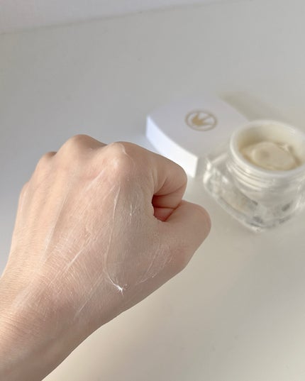 BI-SU フェイスクリーム(ムスク)のクチコミ「インナーケアのゼリーで有名な @bi_su_official 💛
私はフェイスクリームでBI-.....」(3枚目)