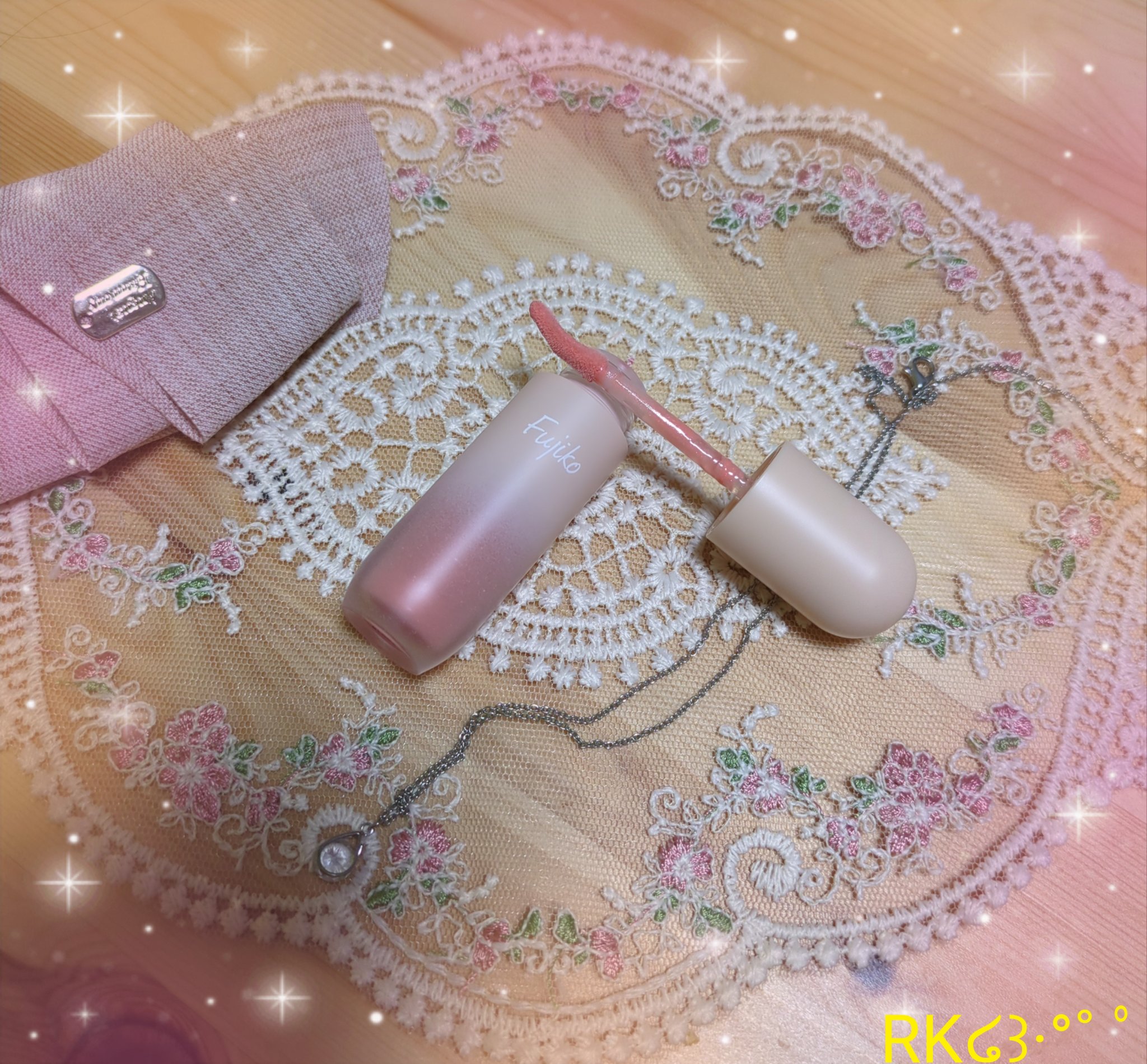 愛されフェイス❤🪽

✔Fujiko
✔メロメロチーク
✔メロメロピーチ

4種の美容成分配合
合成香料フリー
パラベンフリー
クルエルティフリー
紫外線吸収剤フリー
アルコールフリー
石油系界面活性剤フリー

リキッドタイプのチークなん