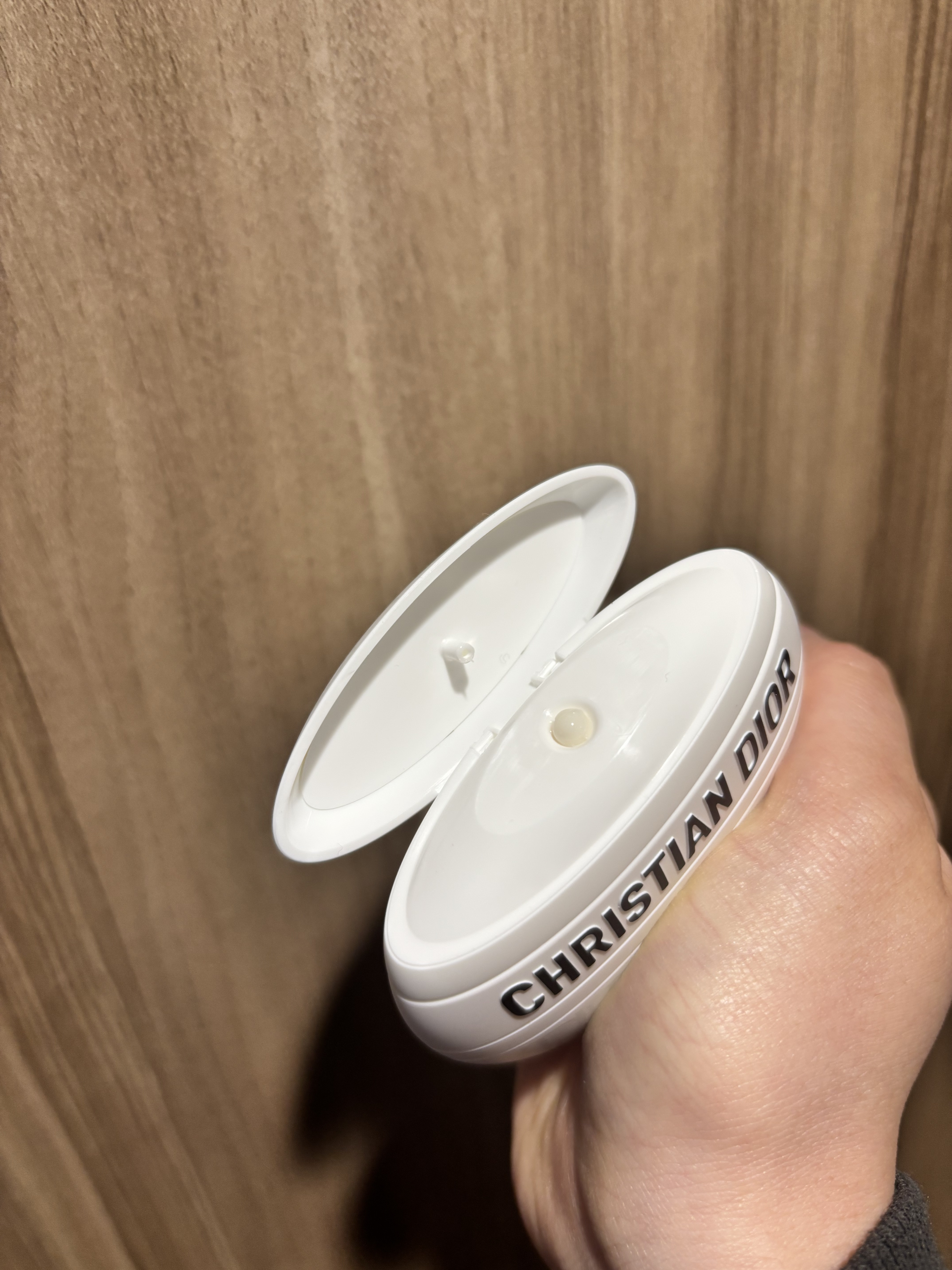 Dior ル ボームのクチコミ「Dior
ル ボーム

パケが本当に大優勝🏆🏅✨

ポーチに入れててもときめくので、
通院とか.....」（3枚目）