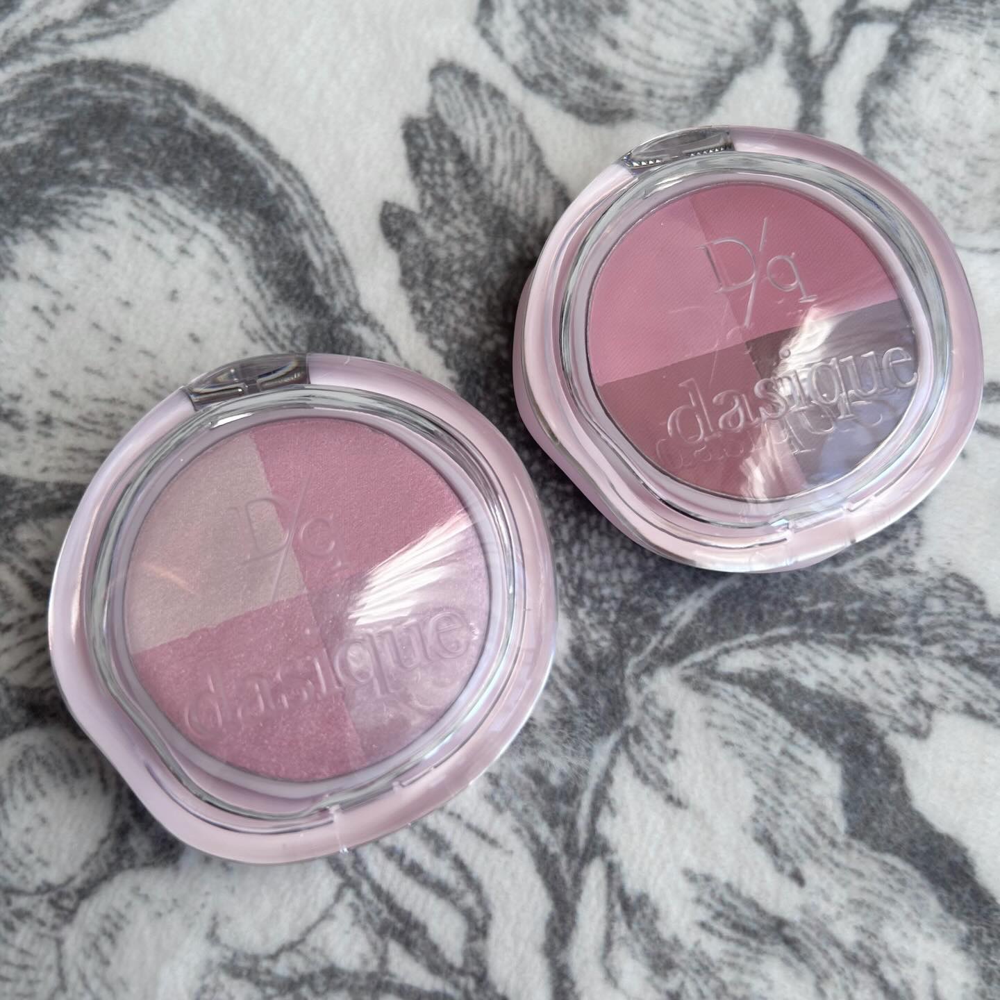 マルチクアッドシャドウ/dasique/パウダーアイシャドウを使ったクチコミ（2枚目）