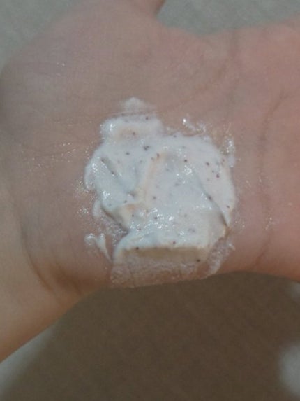 ダヴ ふわとろクリーミースクラブ ザクロ&シアバター/ダヴ/ボディスクラブを使ったクチコミ(3枚目)