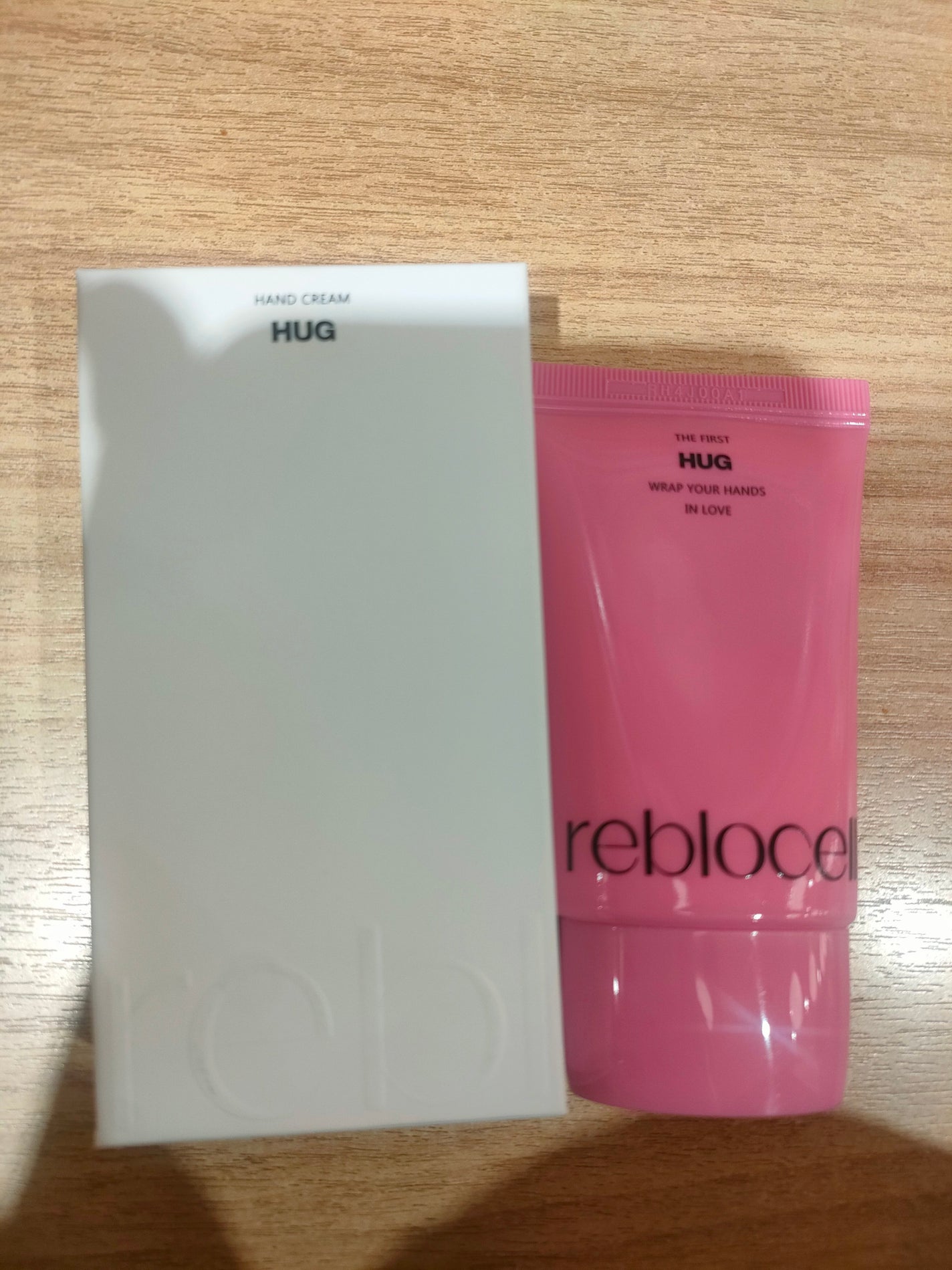 saki on LIPS 「HUGのハンドクリームです♡パフュームっていうだけあって、本当..」(1枚目)