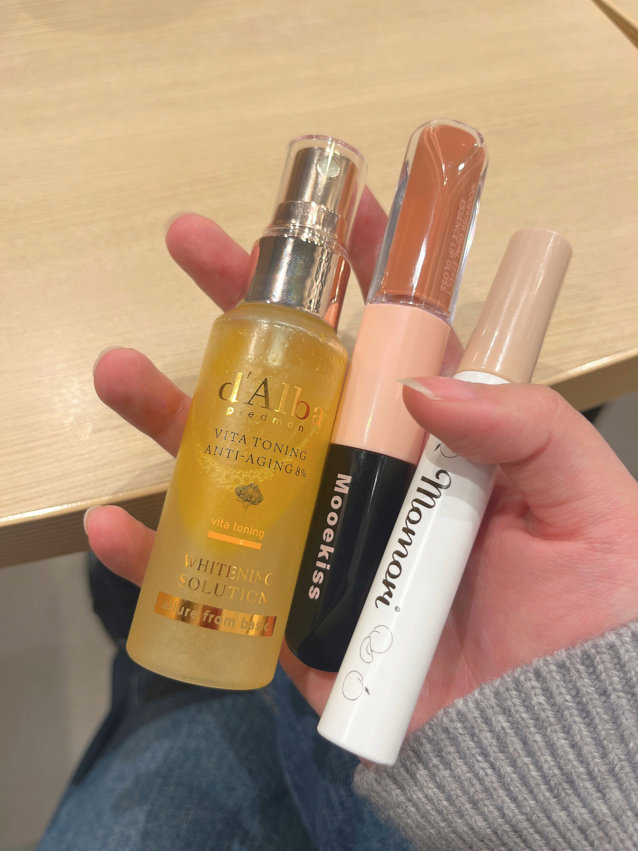 デュアルエフェクトエッセンスリップグロス/Mooekiss/リップグロスを使ったクチコミ（3枚目）