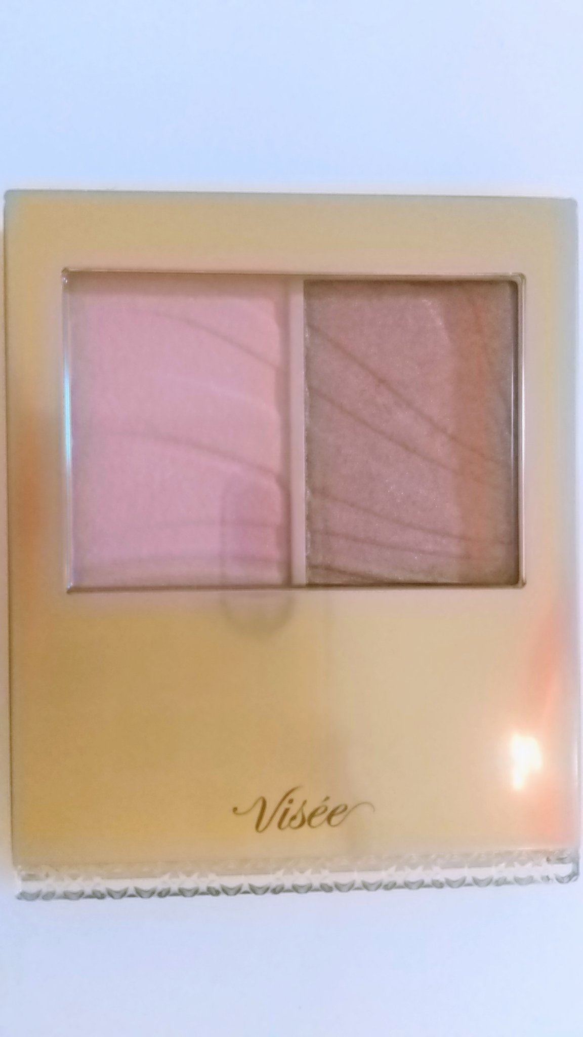 Visée レイヤード フルリ チーク
RO-3 ローズモーヴ

発売前からずっと話題になってますね😃

✼••┈┈••✼••┈┈••✼••┈┈••✼••┈┈••✼

2つの質感とカラーを重ねることで、内側から色づく花びらのような立体的な