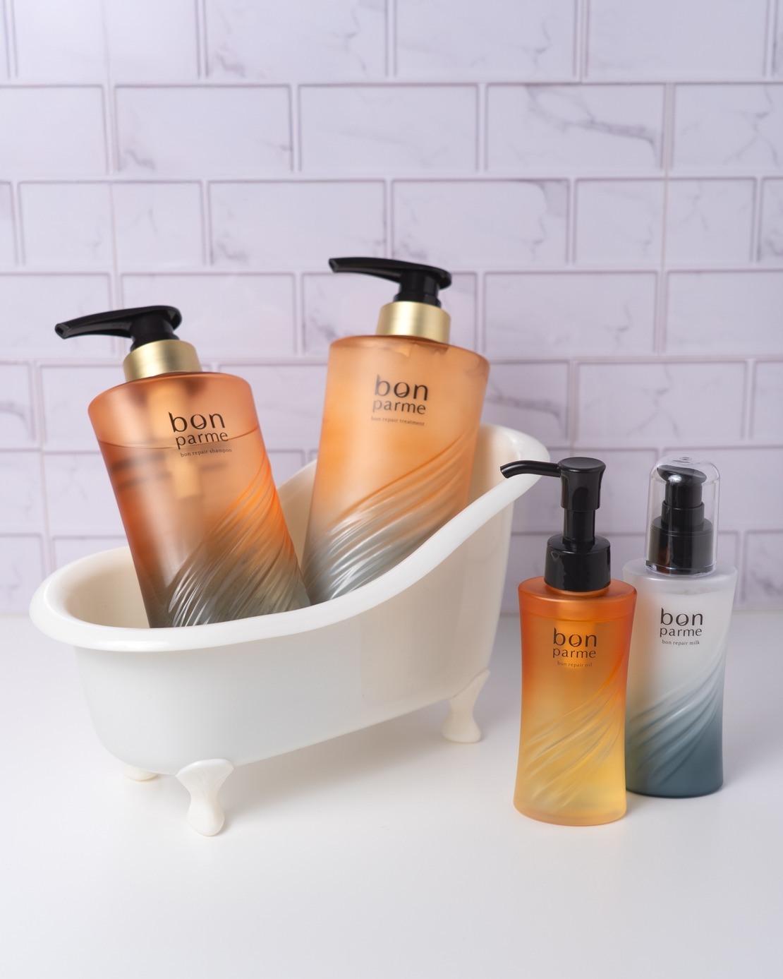 ボンパルムは、アプリコット＆ムスクの香り🫧
1日の終わりに、そっと気持ちをほどくようなやさしさを届けます。

心も髪もふわっと軽くして、バランスを整えながら明日を前向きに迎えるためのリセット時間へ。

みずみずしいフルーティさと、上品に寄