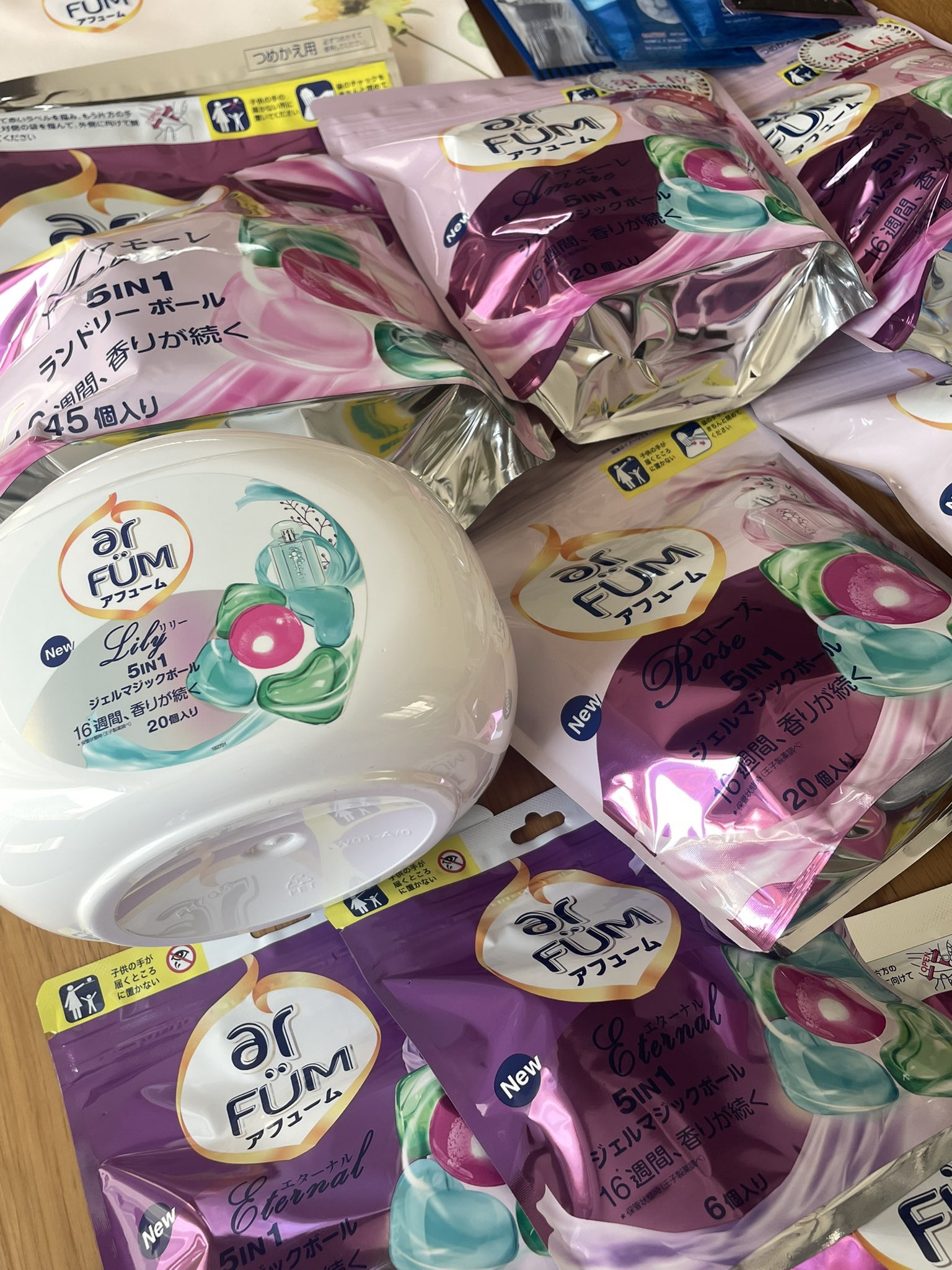 メガ割購入品

何回もリピしてるアフューム

リリーの香りがお気に入り🩵
爽やかで、好きすぎる…！

洗剤はぽんっと洗濯機に入れるだけだから、計量いらずで時短＆楽なのも助かる🙂‍↕️


arFUM　王子製薬