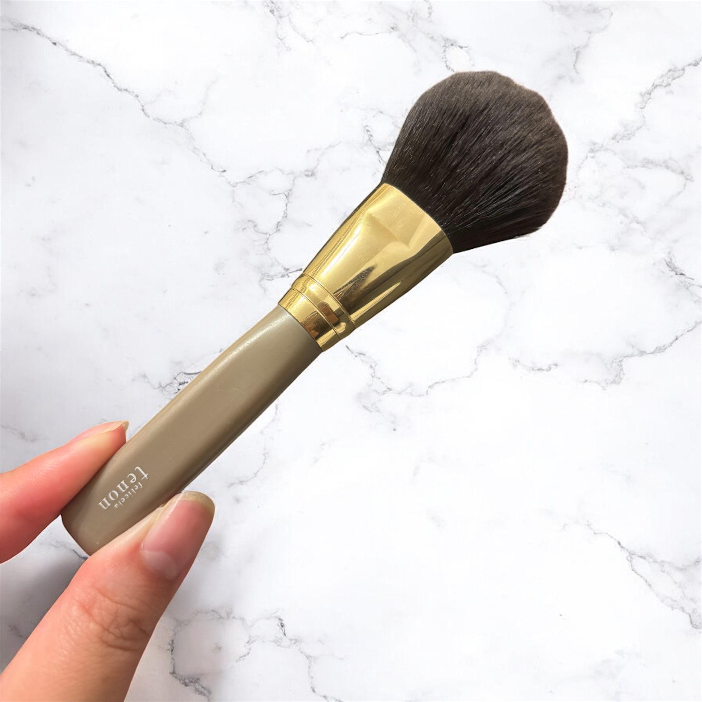 フェリセラテノン チークブラシ/フェリセラ/メイクブラシを使ったクチコミ（1枚目）