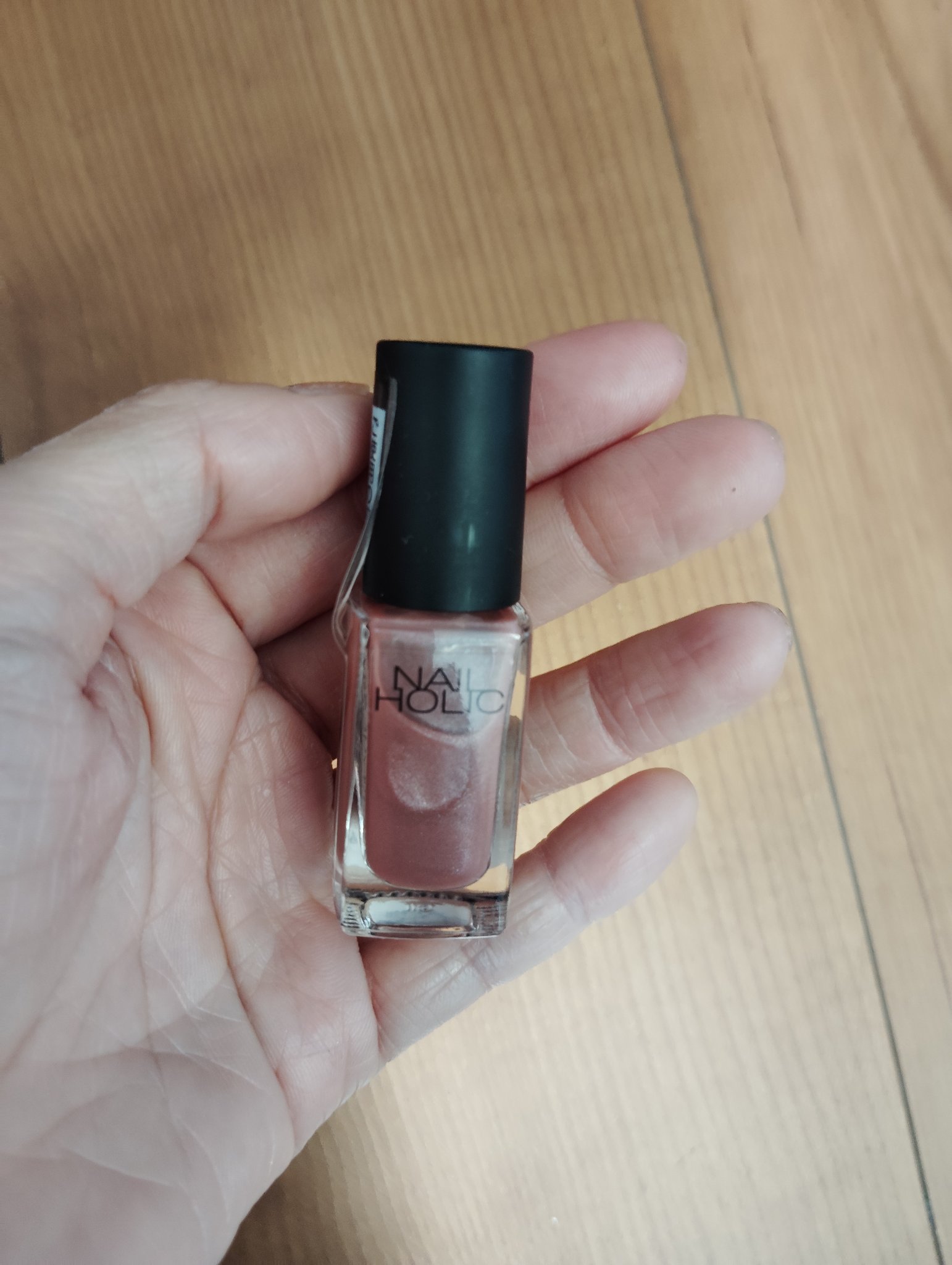 ネイルホリック RO 603
100円で販売していたため購入♡
