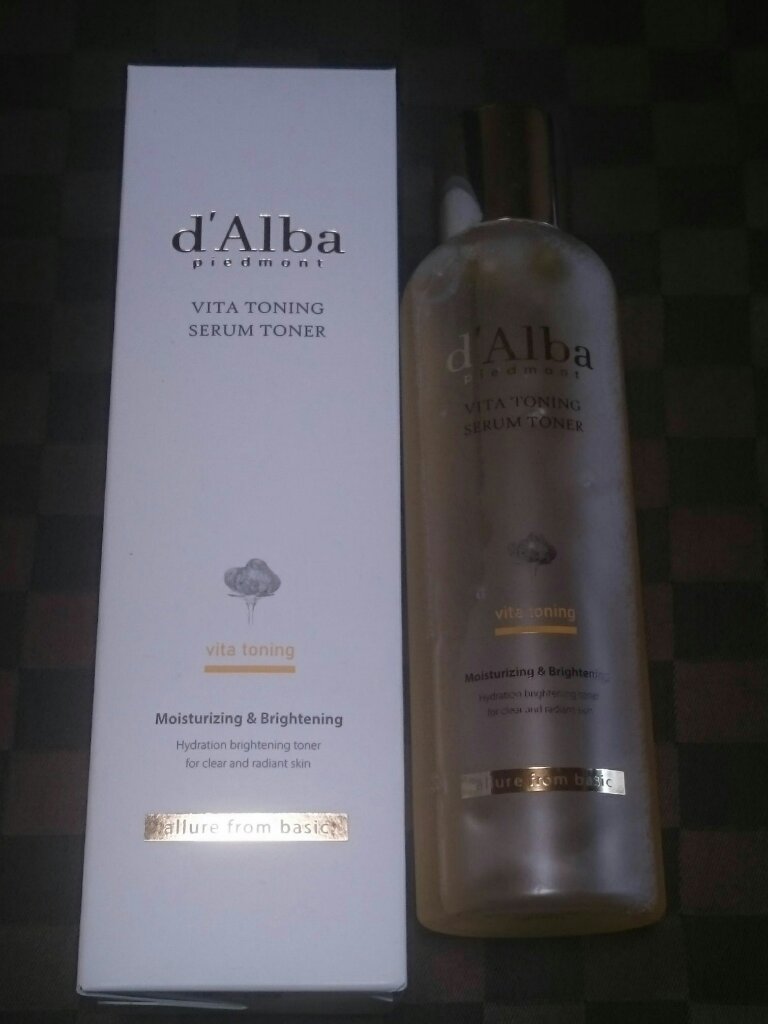 ❇ダルバ❇
❇ビタトーニングセラムトナー❇
<化粧水>
180ml/6.8FL.OZ
LIPSフェスタ購入品✌
ダルバ ホワイトトリュフファーストスプレーセラムを使っていて使い心地が良かったのでバシャバシャ使える化粧水も使ってみたいと思い購