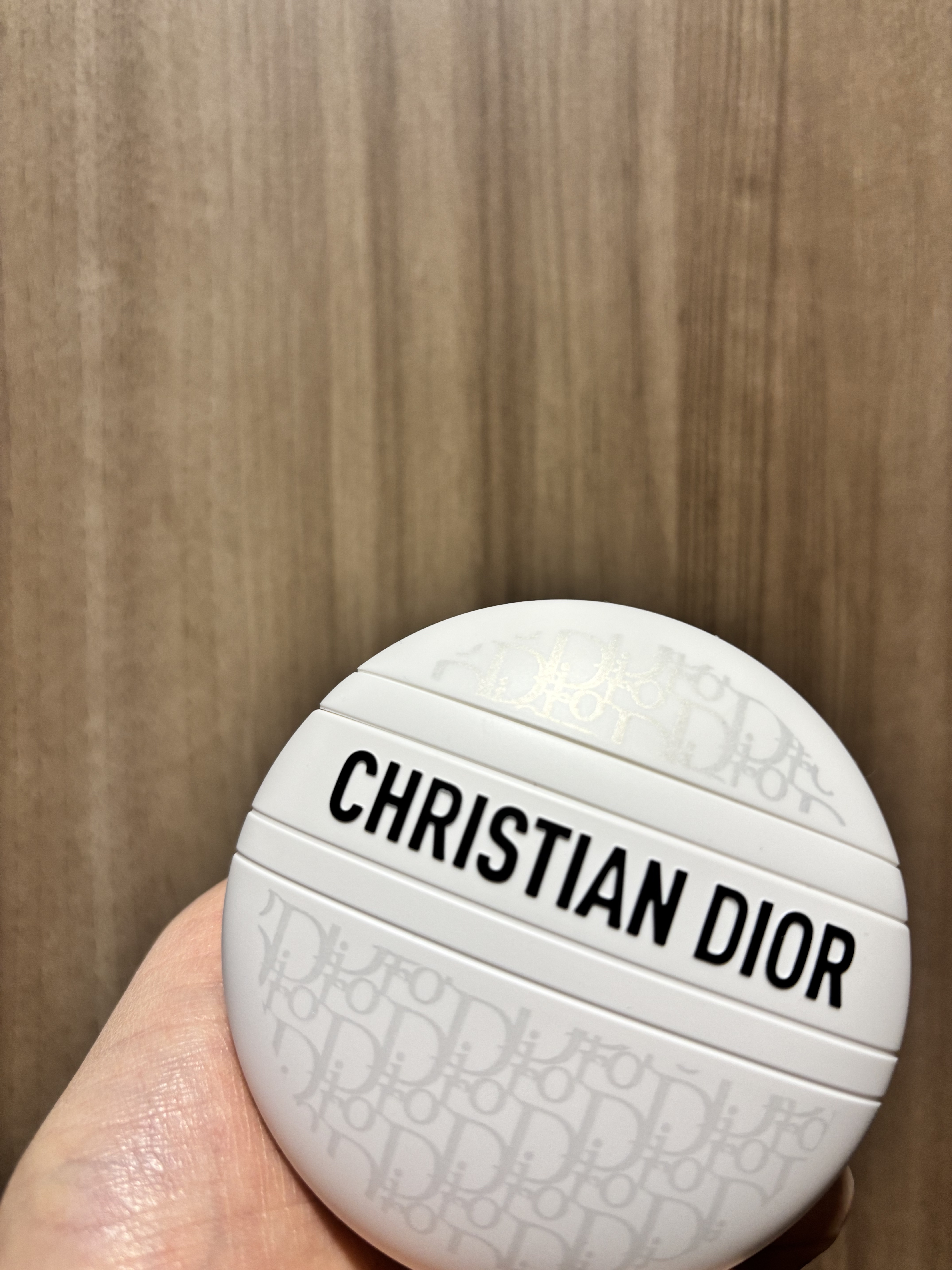 Dior ル ボームのクチコミ「Dior
ル ボーム

パケが本当に大優勝🏆🏅✨

ポーチに入れててもときめくので、
通院とか.....」（1枚目）