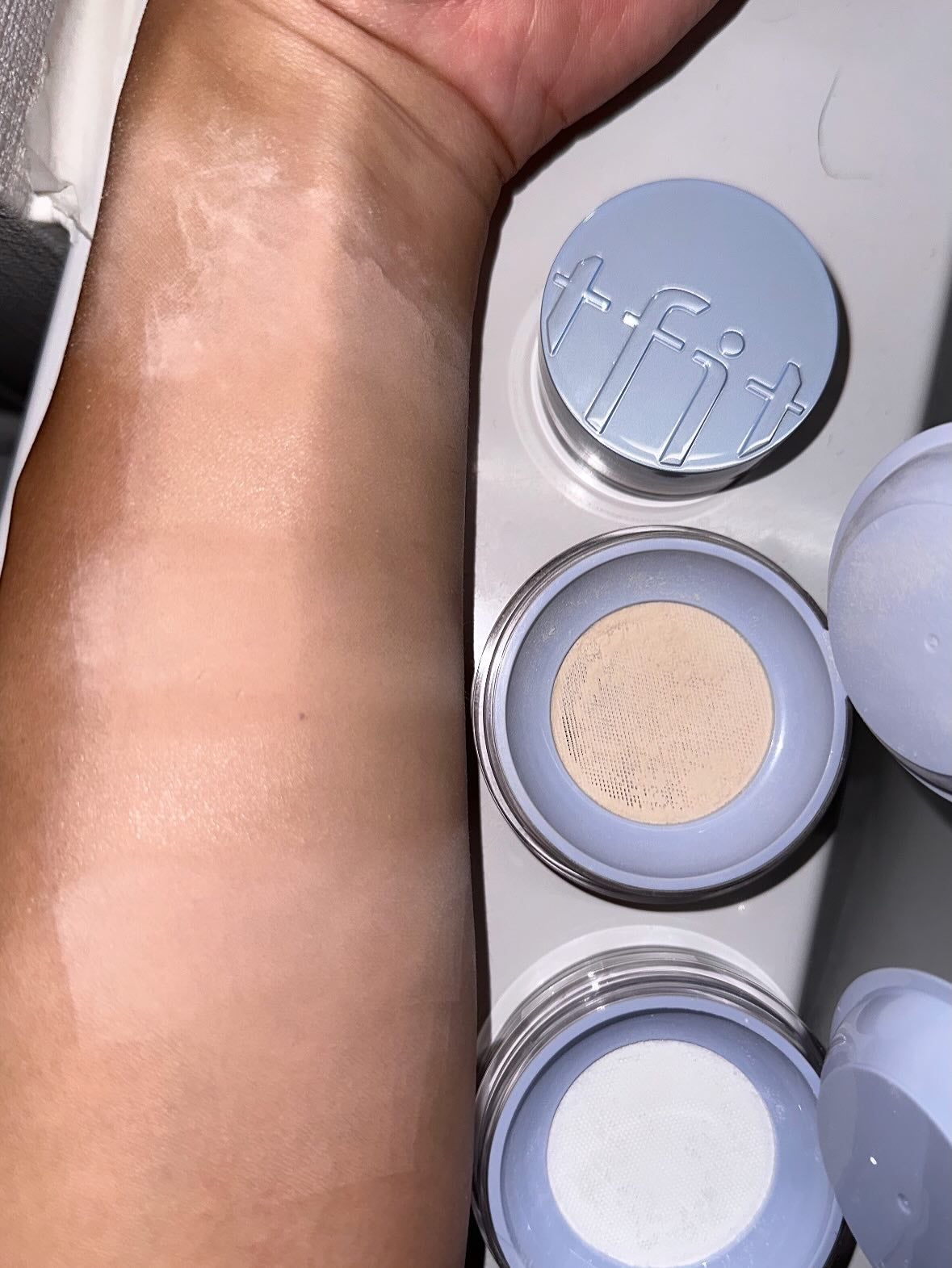 トランスルーセントセットフィニッシングパウダー/TFIT/ルースパウダーを使ったクチコミ(5枚目)