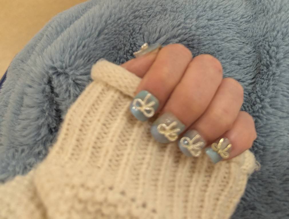 カラフルネイルズ N82 クラウドレススカイ/キャンメイク/マニキュアを使ったクチコミ（2枚目）