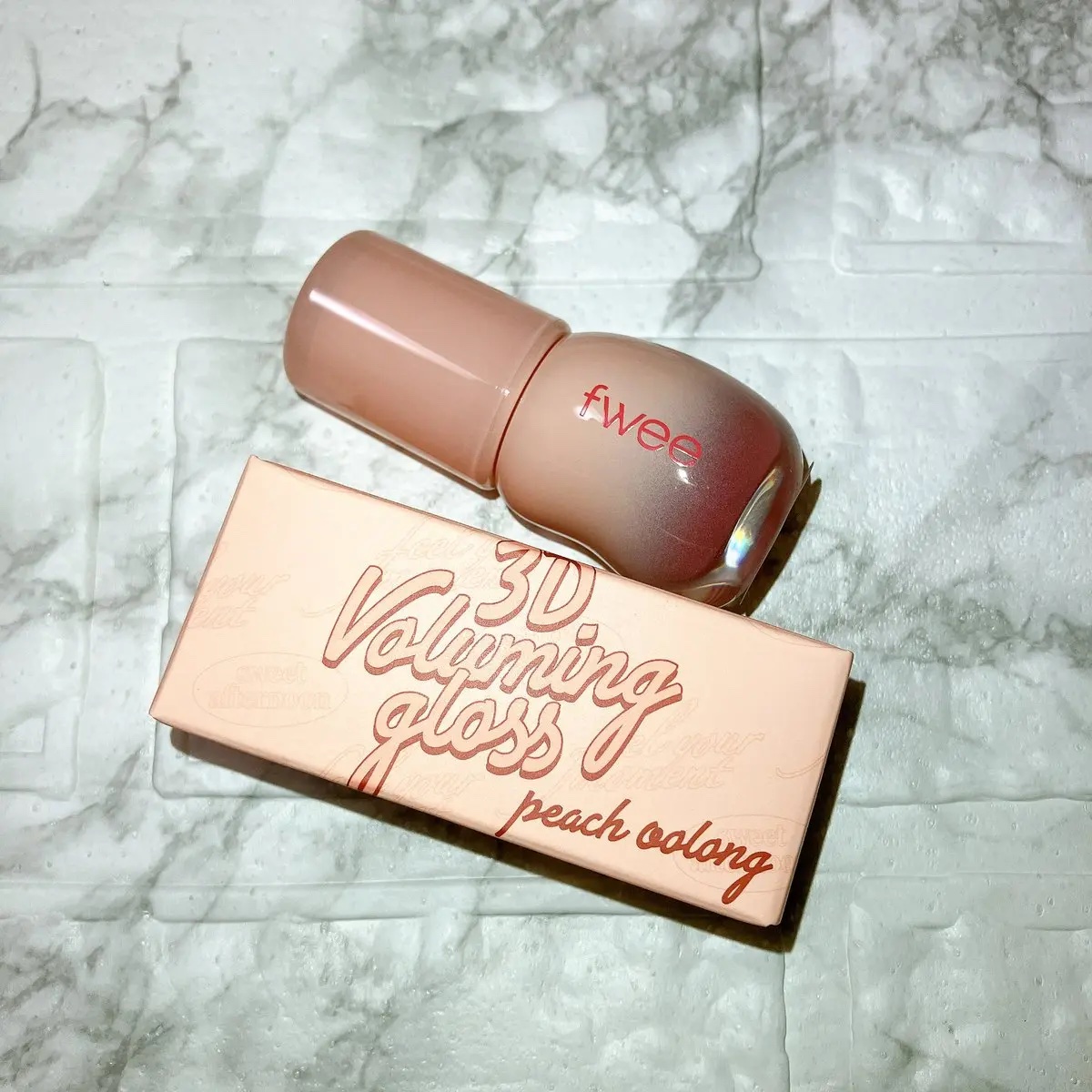 フィー 3Dボリューミンググロス/fwee/リップグロスを使ったクチコミ（1枚目）