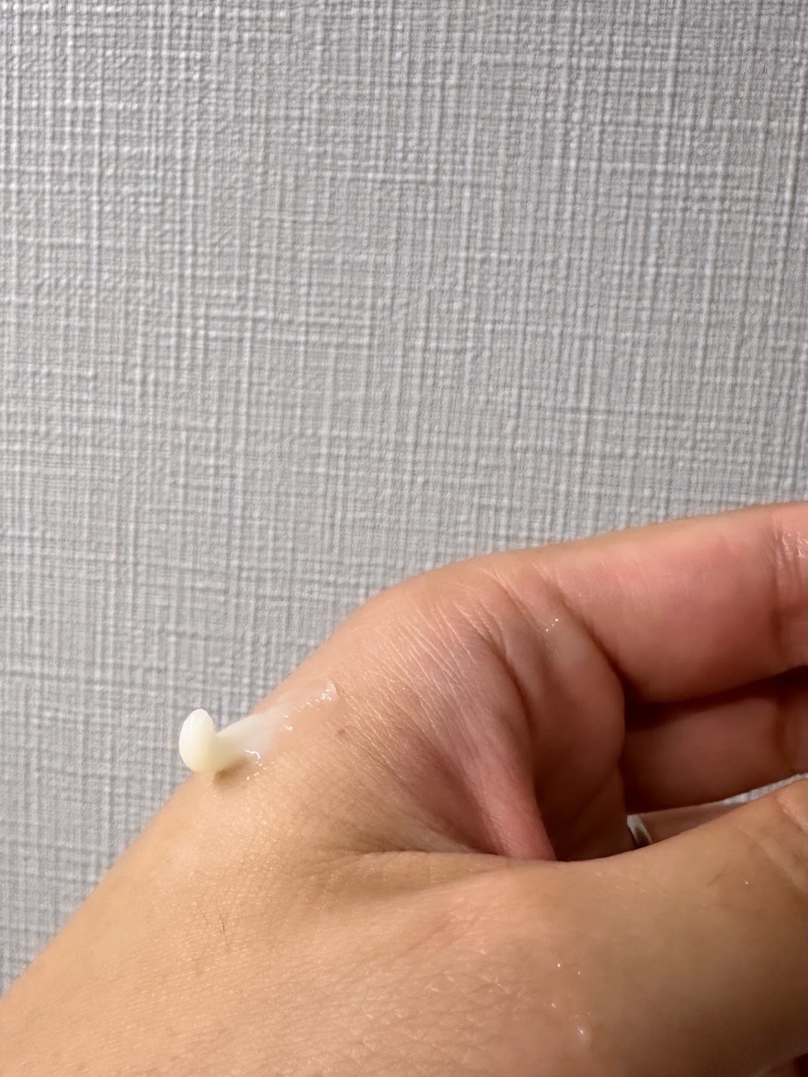 プロフェッショナルリペアリングヘアセラムトリートメントR01ローズフリージア/ダルバ/洗い流すヘアトリートメントを使ったクチコミ（2枚目）