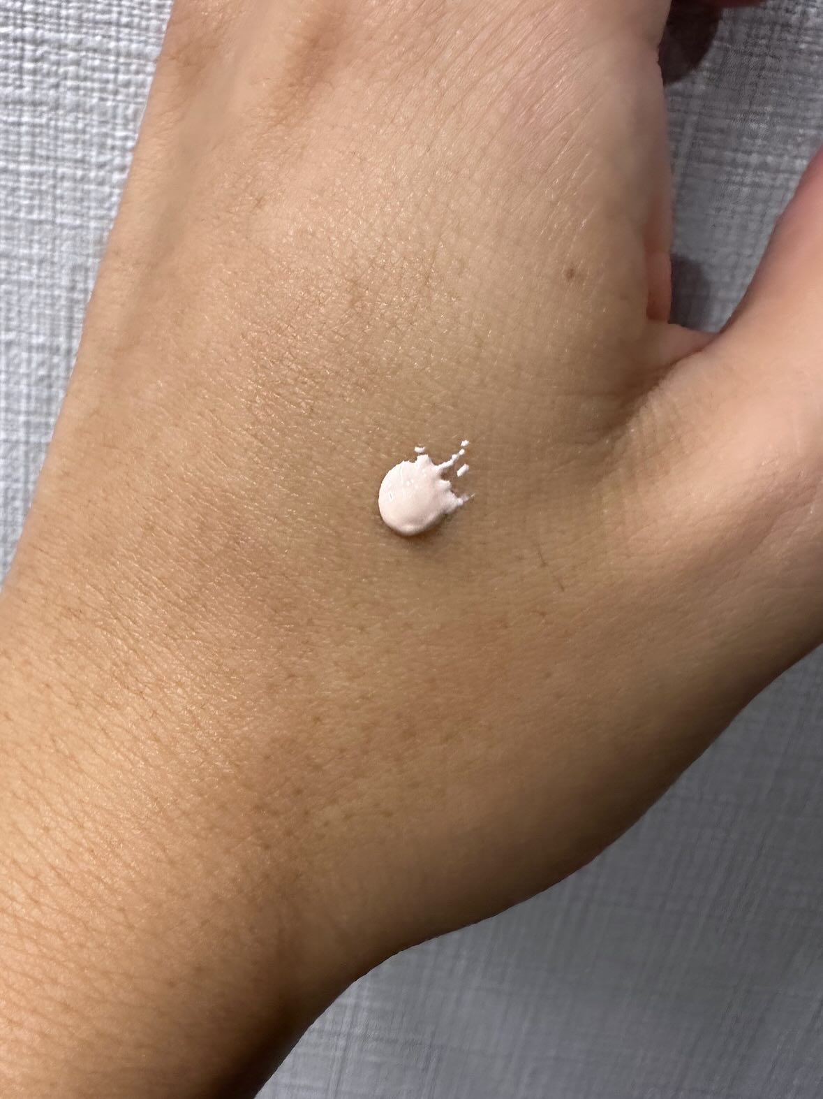 トーンアップ UV モイスト/マナラ/日焼け止めクリームを使ったクチコミ（2枚目）