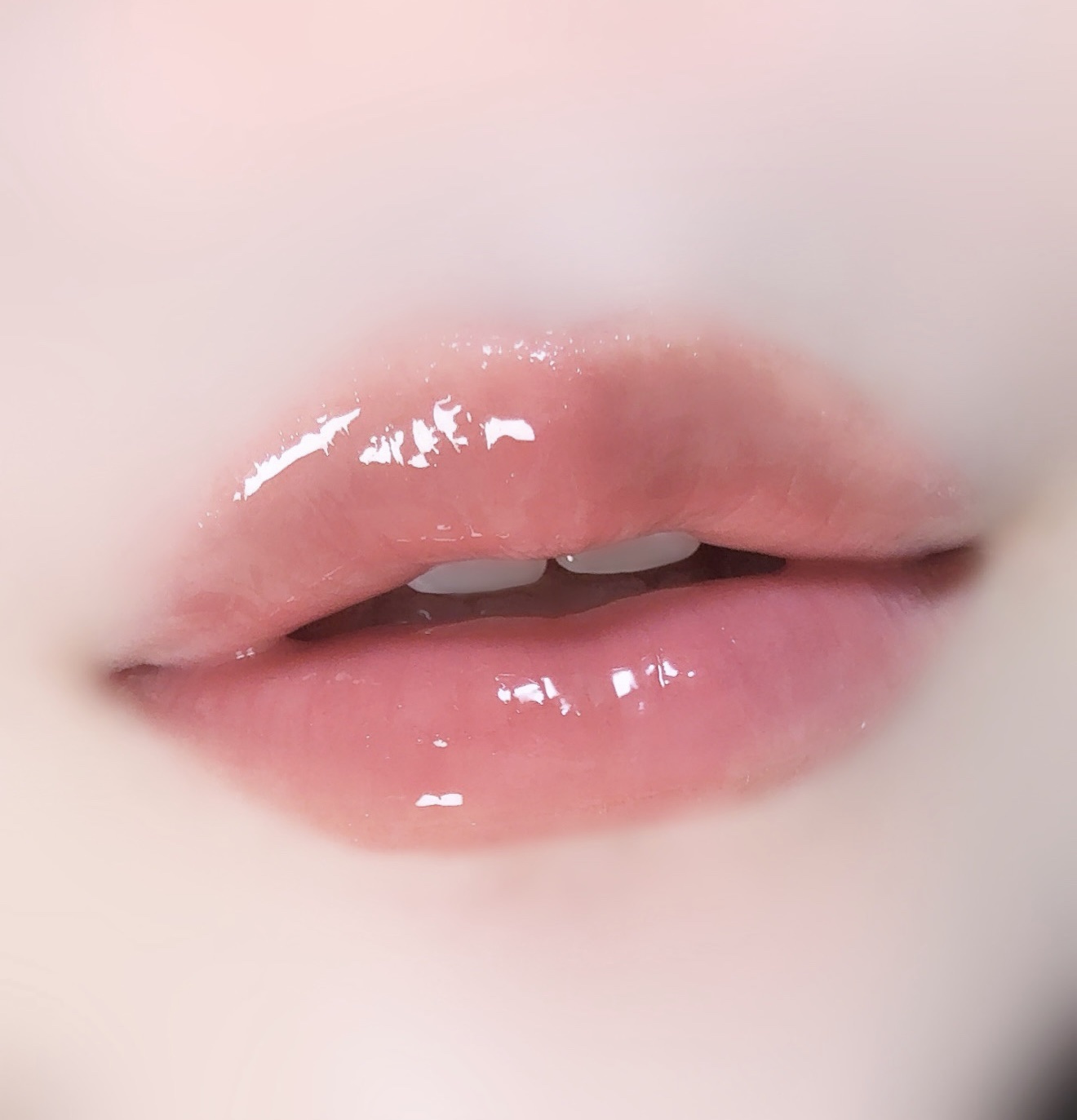 フィー 3Dボリューミンググロス B08 ロージー  70％/fwee/リップグロスを使ったクチコミ（2枚目）