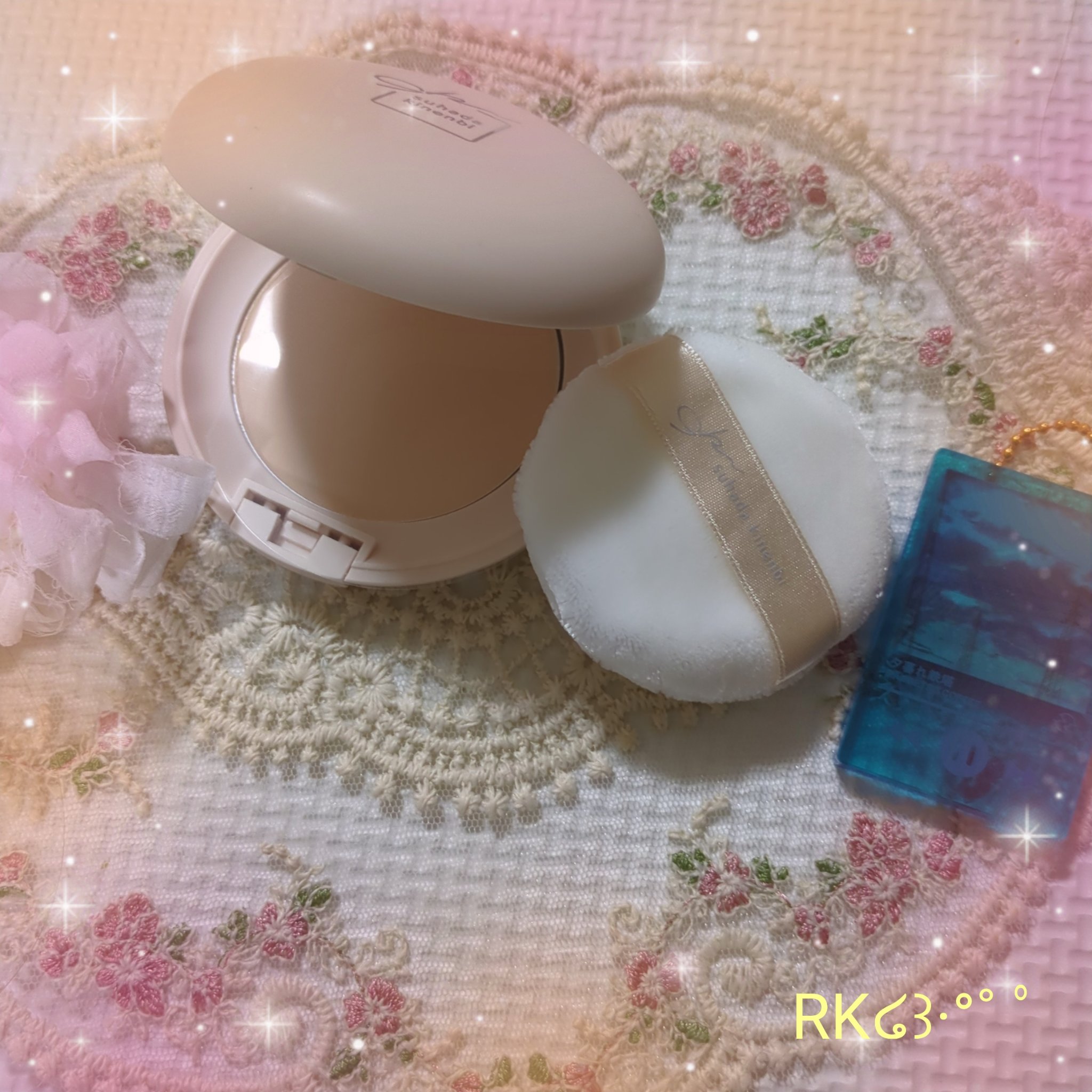 ✔素肌記念日
✔素肌記念日 スキンケアパウダー N
✔ヌードベージュ

〜すっぴんでいるよりキレイ〜

うるうるスキンケア成分🌻
ビタミンA誘導体、ビタミンC誘導体、ビタミンB

〜美肌メイク効果〜
ツヤ感パウダー、くすみ消しパール

ふ