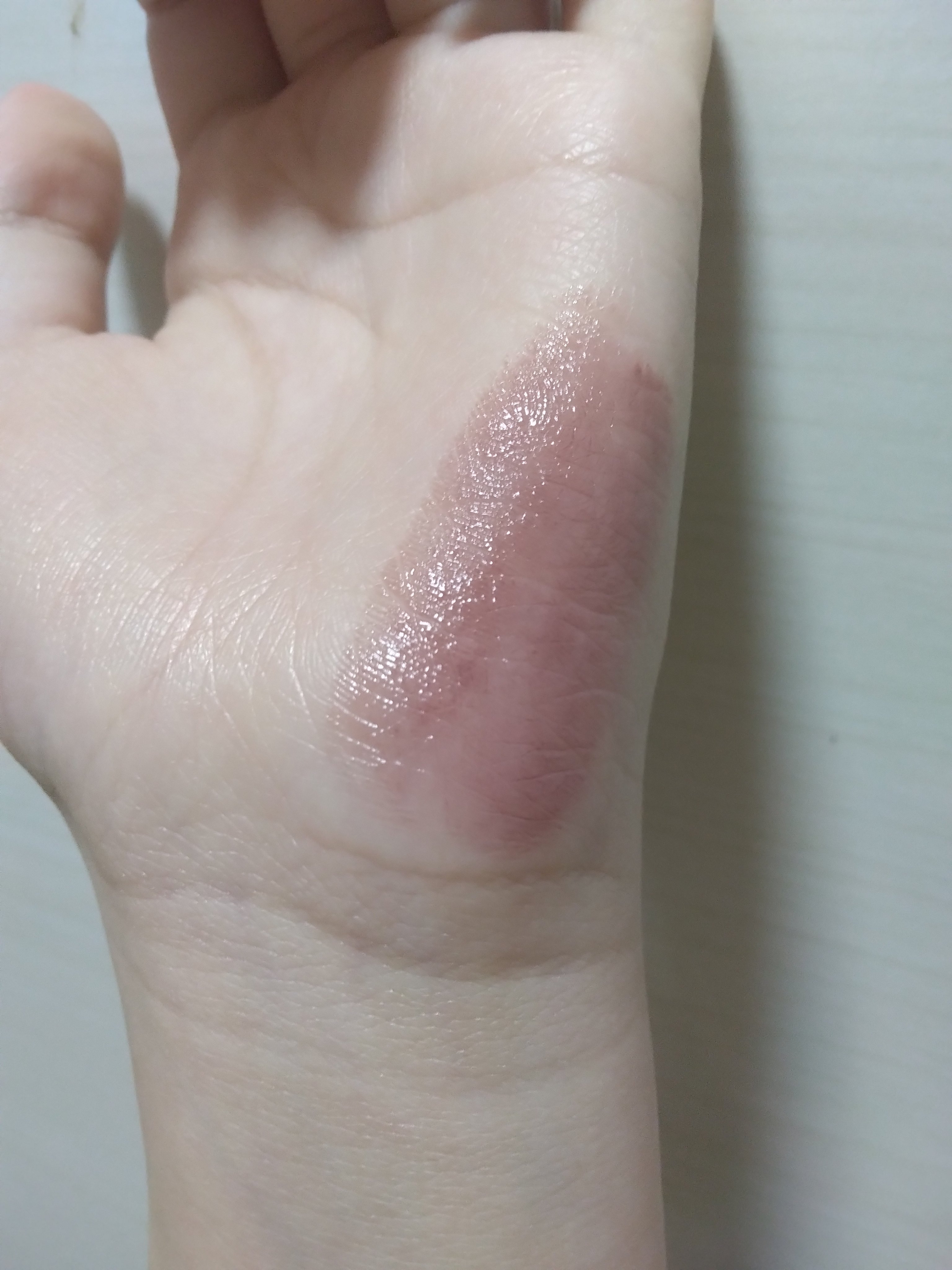 ボンディンググロウリップスティック/Laka/口紅を使ったクチコミ（3枚目）