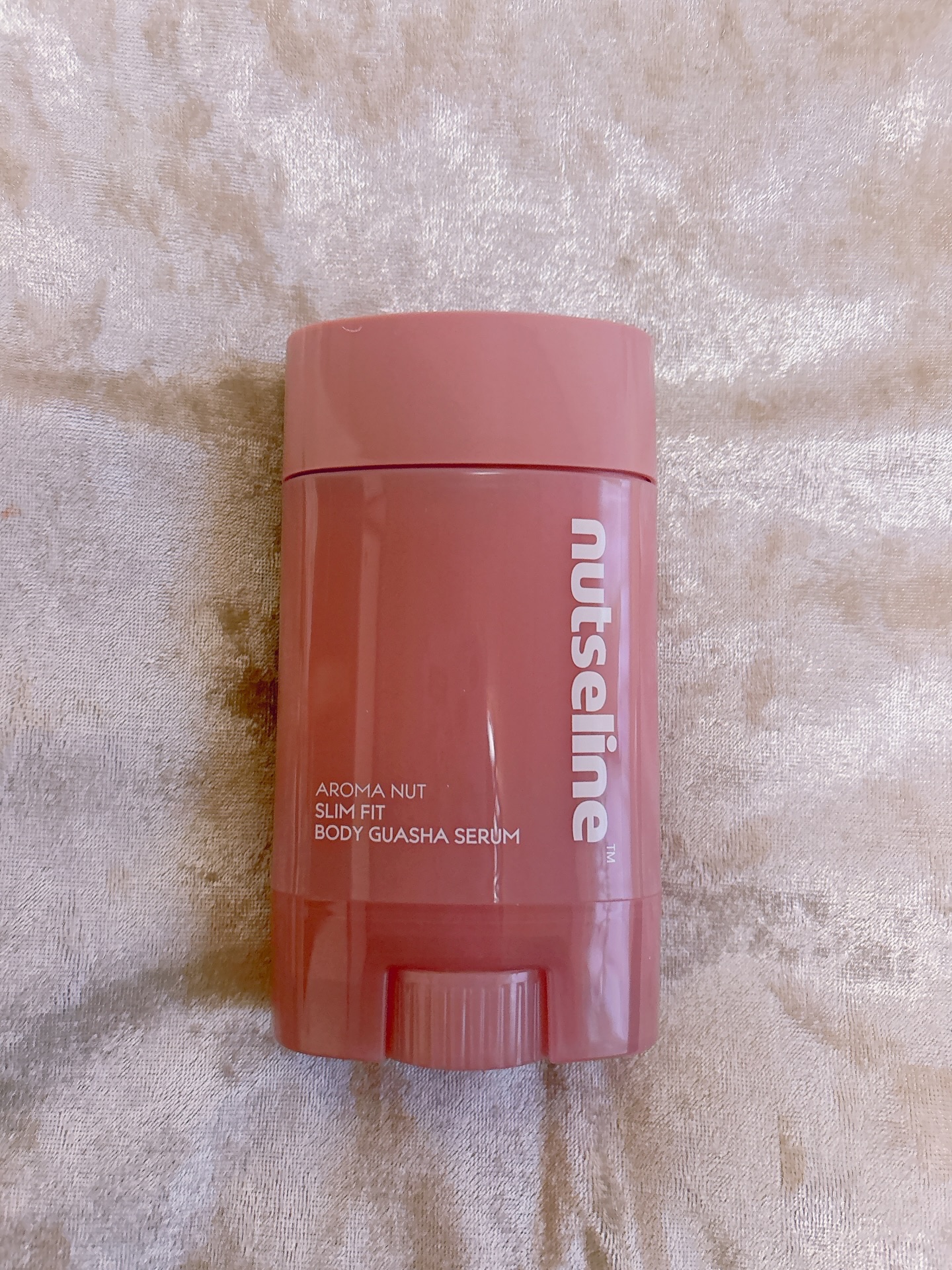 🩷【nutseline】カッサセラム🩷

韓国で話題のむくみケア美容液で、特にボディラインの引き締めやセルライトケアに優れているのが特徴💗
天然由来の成分が配合されており、マッサージと併用することで老廃物の排出を促し、スッキリとしたボ