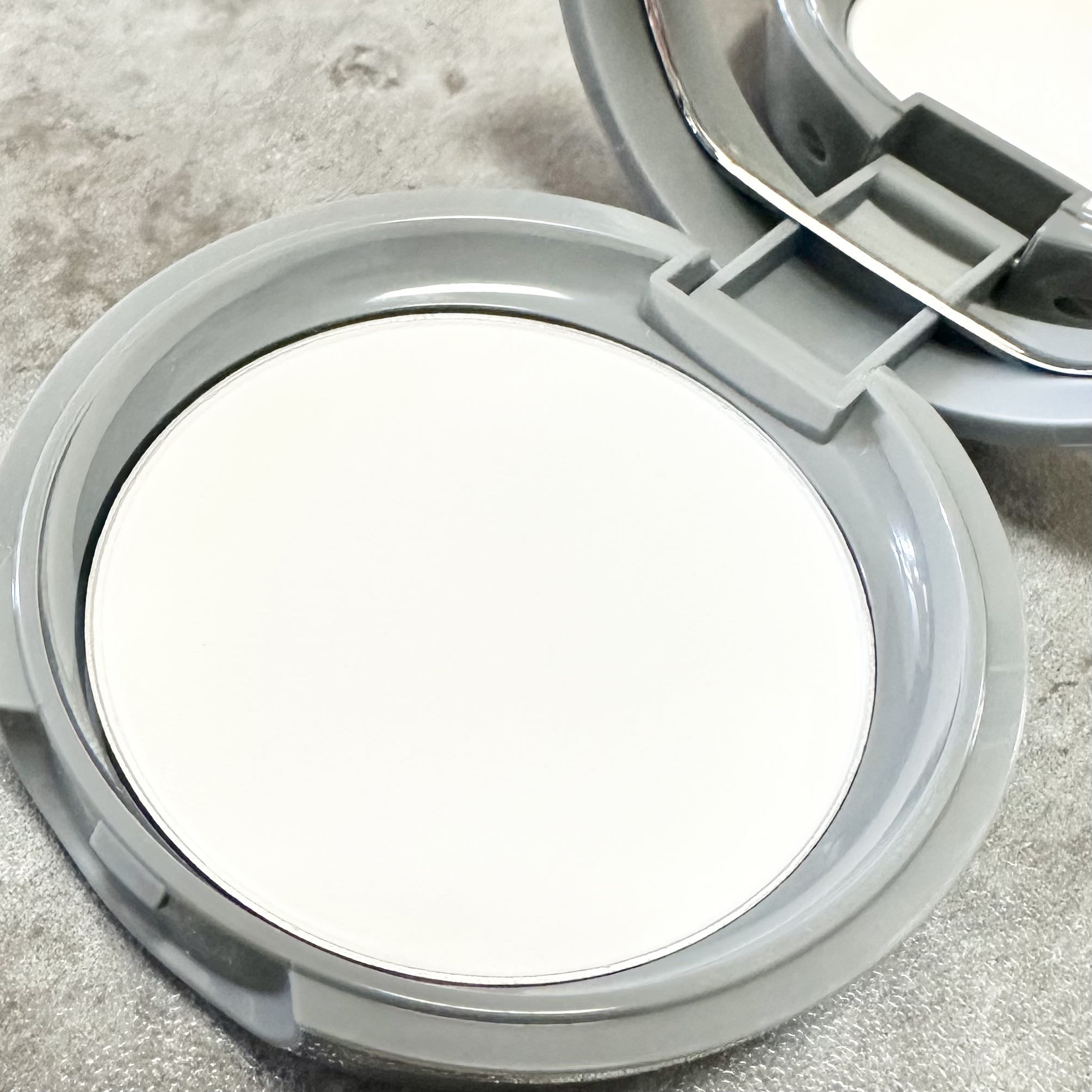 コンプレクションクリエイター/チャコット・コスメティクス/プレストパウダーを使ったクチコミ（3枚目）