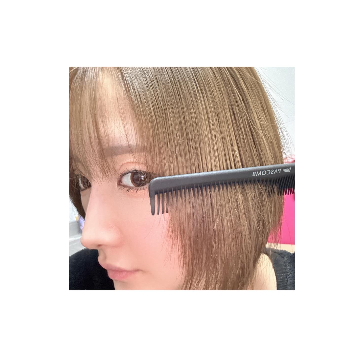 PASCOMB PASCOMB カットコームのクチコミ「
PASCOMBは寝坊した朝でも5秒で
「ちゃんとしてる私」に戻れるコームで 
忙しい人の味方.....」（2枚目）