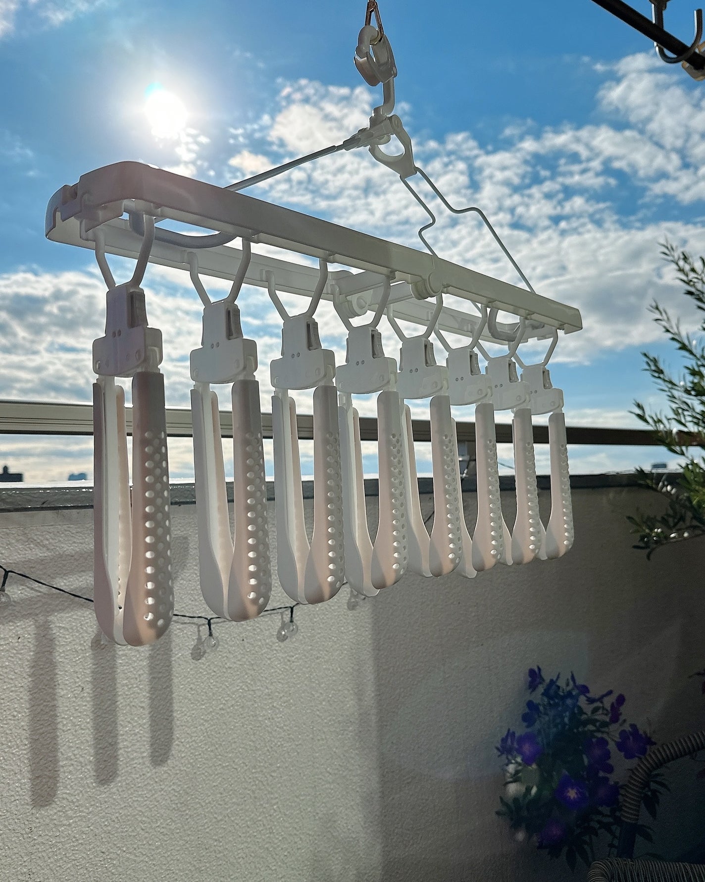 yukano on LIPS 「ワンタッチで取り込み簡単折りたためる8連ハンガー🧺✨最近の“家..」(6枚目)