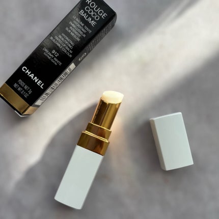 CHANEL シャネル リップ アンド ネイル ケア セットのクチコミ「ホリデーシーズンを彩るシャネルの特別なコフレが、今年も登場!
リップ アンド ネイル ケア .....」(2枚目)