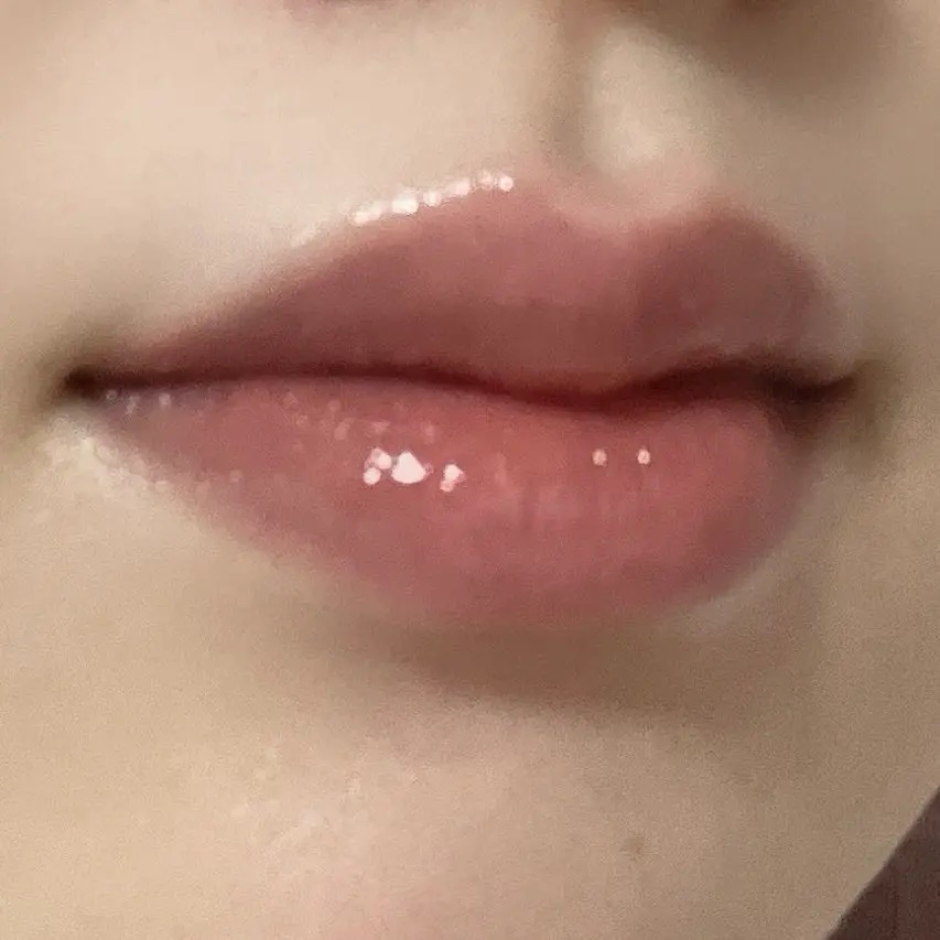ブローリップグロス/ROWARO/リッププランパーを使ったクチコミ（3枚目）