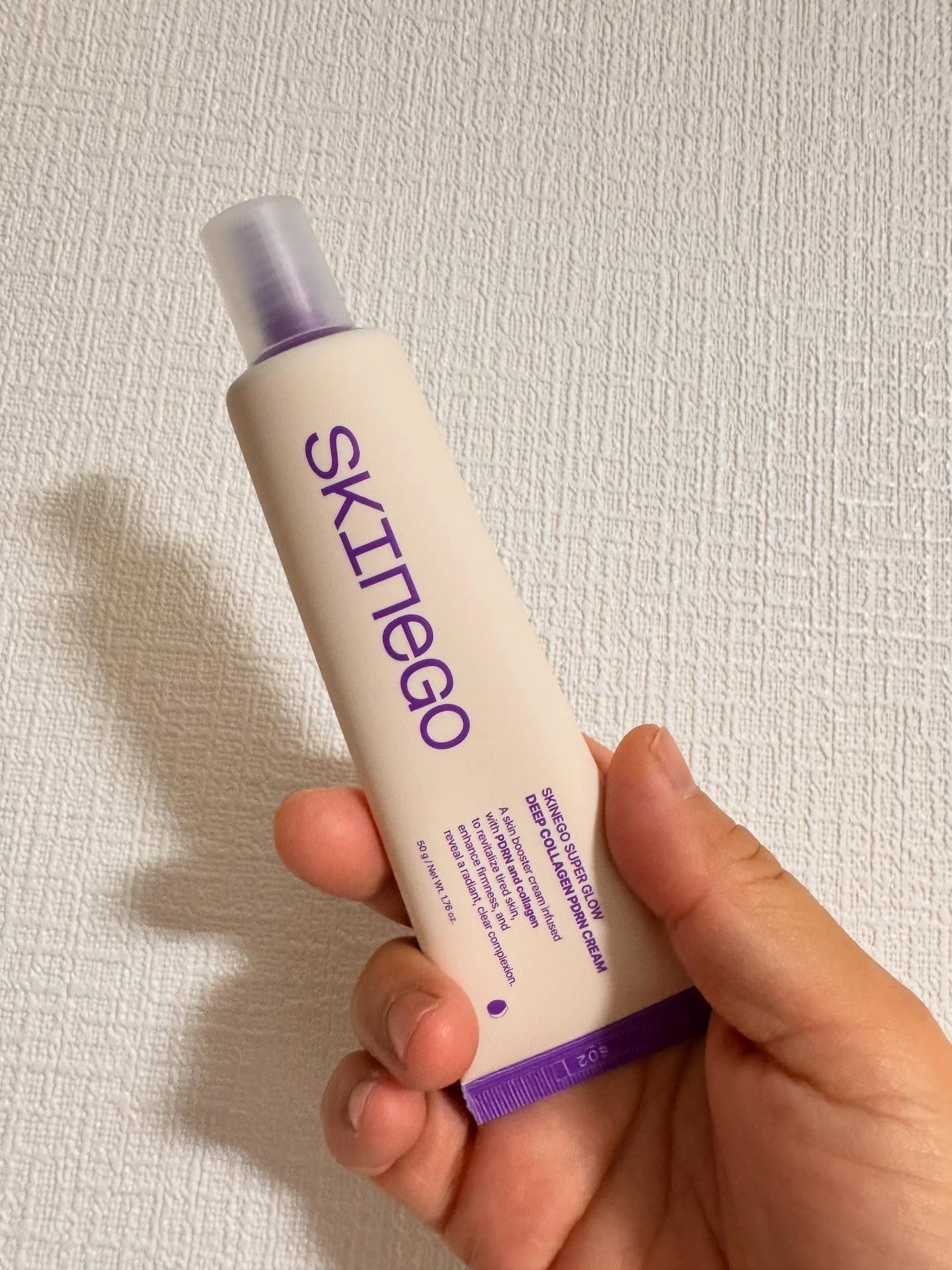 #PR 
@skinego_jp @skinego_official @powderroom_jp_event

朝のスキンケア、最後にこれを足すだけで 
"すっぴん風の整い感" がぐっと増すクリーム。

ピンクのニュアンスがふわっと肌に溶