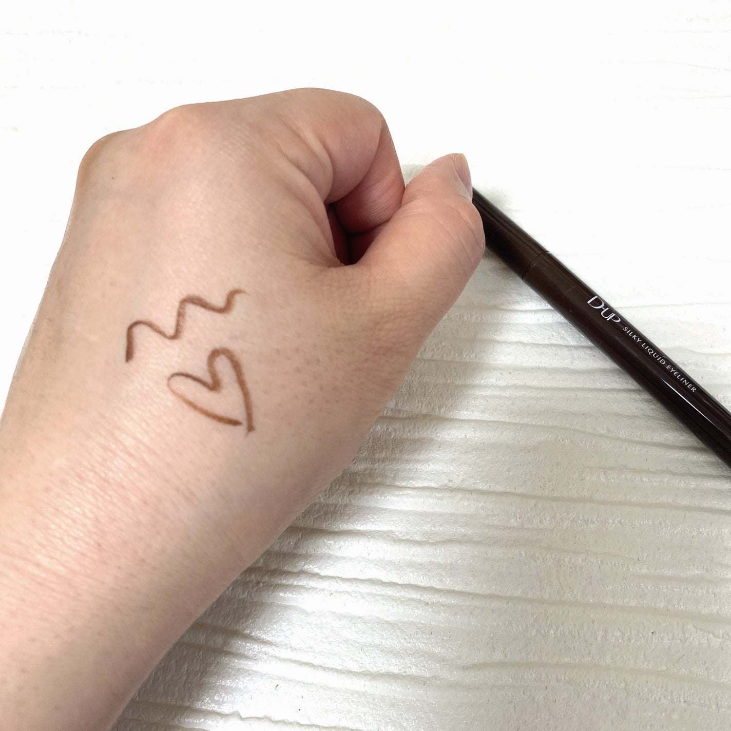 シルキーリキッドアイライナーWP/D-UP/リキッドアイライナーを使ったクチコミ(3枚目)