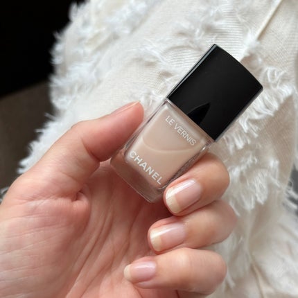 CHANEL シャネル リップ アンド ネイル ケア セットのクチコミ「ホリデーシーズンを彩るシャネルの特別なコフレが、今年も登場!
リップ アンド ネイル ケア .....」(3枚目)