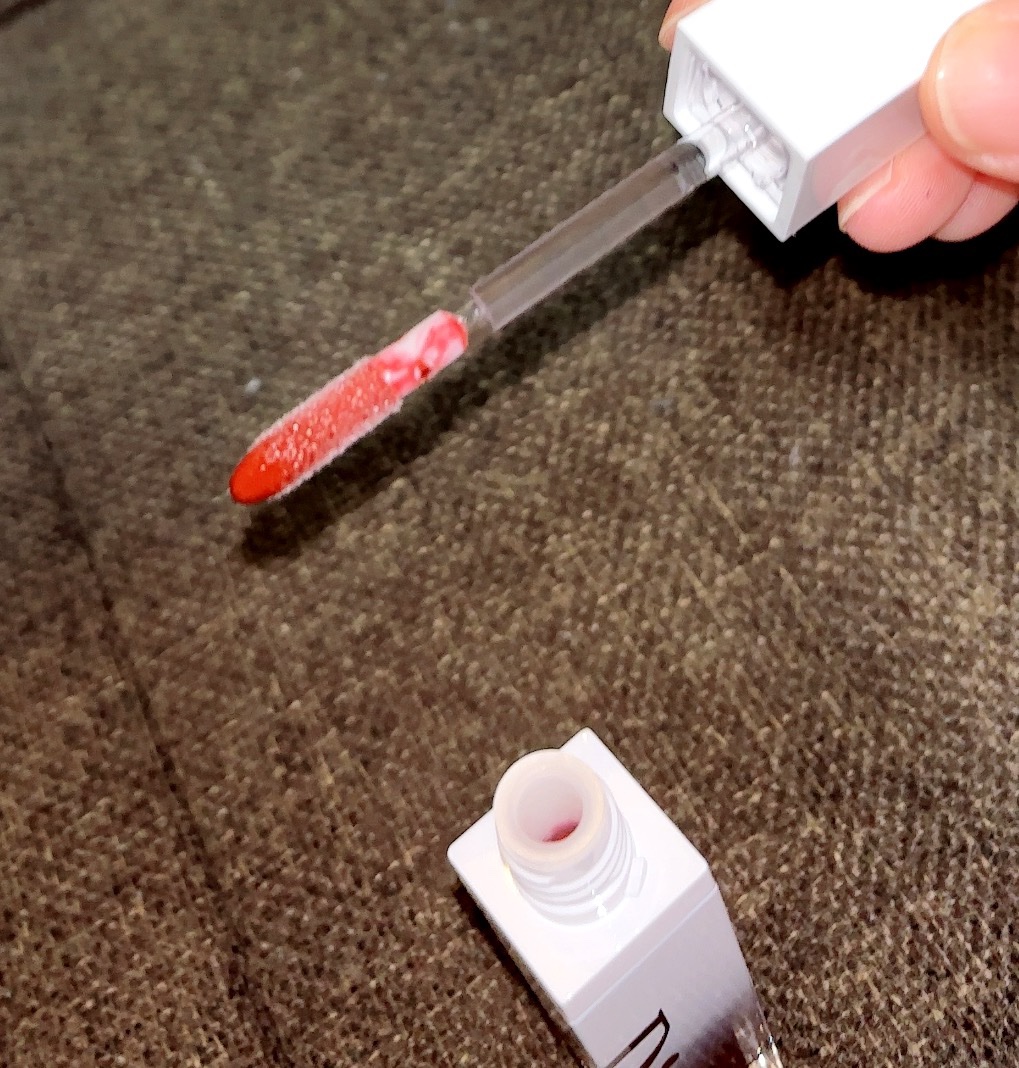 ミラーレスリップオイルグロス 359 The Breaker/Dinto/リップグロスを使ったクチコミ（3枚目）